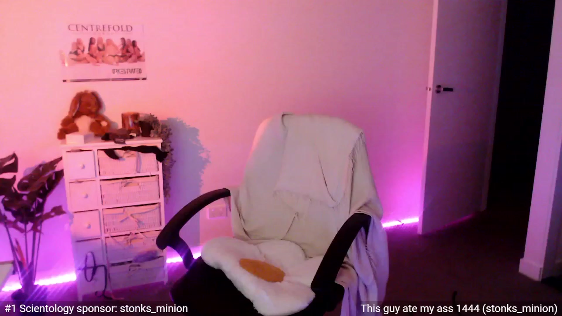 Gallery image thumbnail from StonksRoom's myfreecams stream on, 09/15/2023, 12:56 image 7 of 20