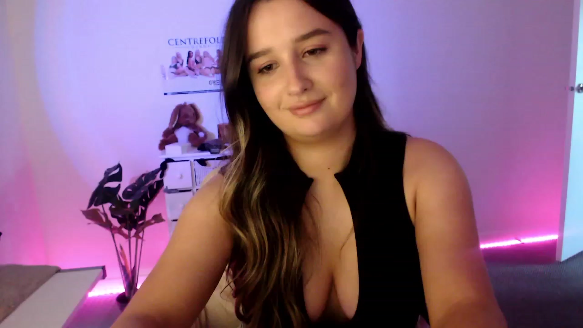 Gallery image thumbnail from StonksRoom's myfreecams stream on, 09/17/2023, 07:36 image 17 of 20