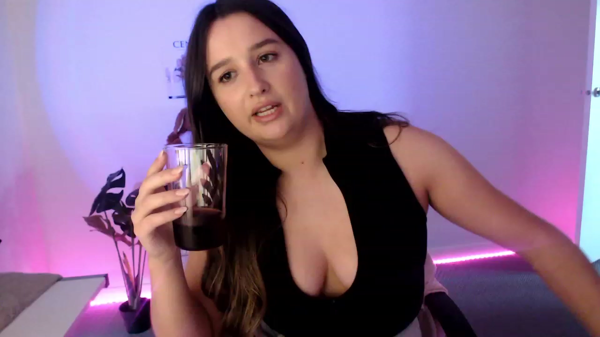 Gallery image thumbnail from StonksRoom's myfreecams stream on, 09/17/2023, 07:36 image 2 of 20