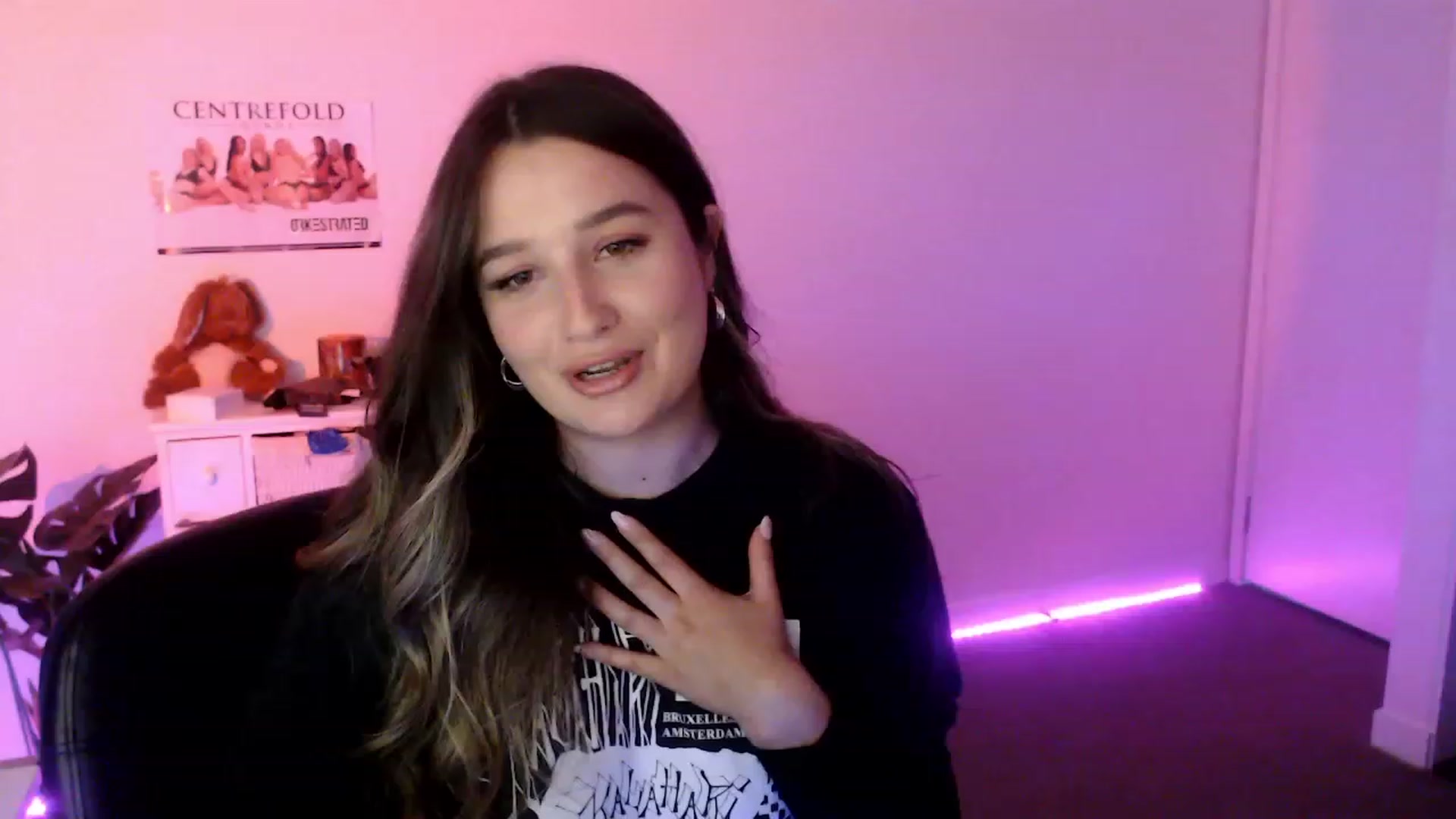 Gallery image thumbnail from StonksRoom's myfreecams stream on, 09/20/2023, 06:55 image 3 of 20
