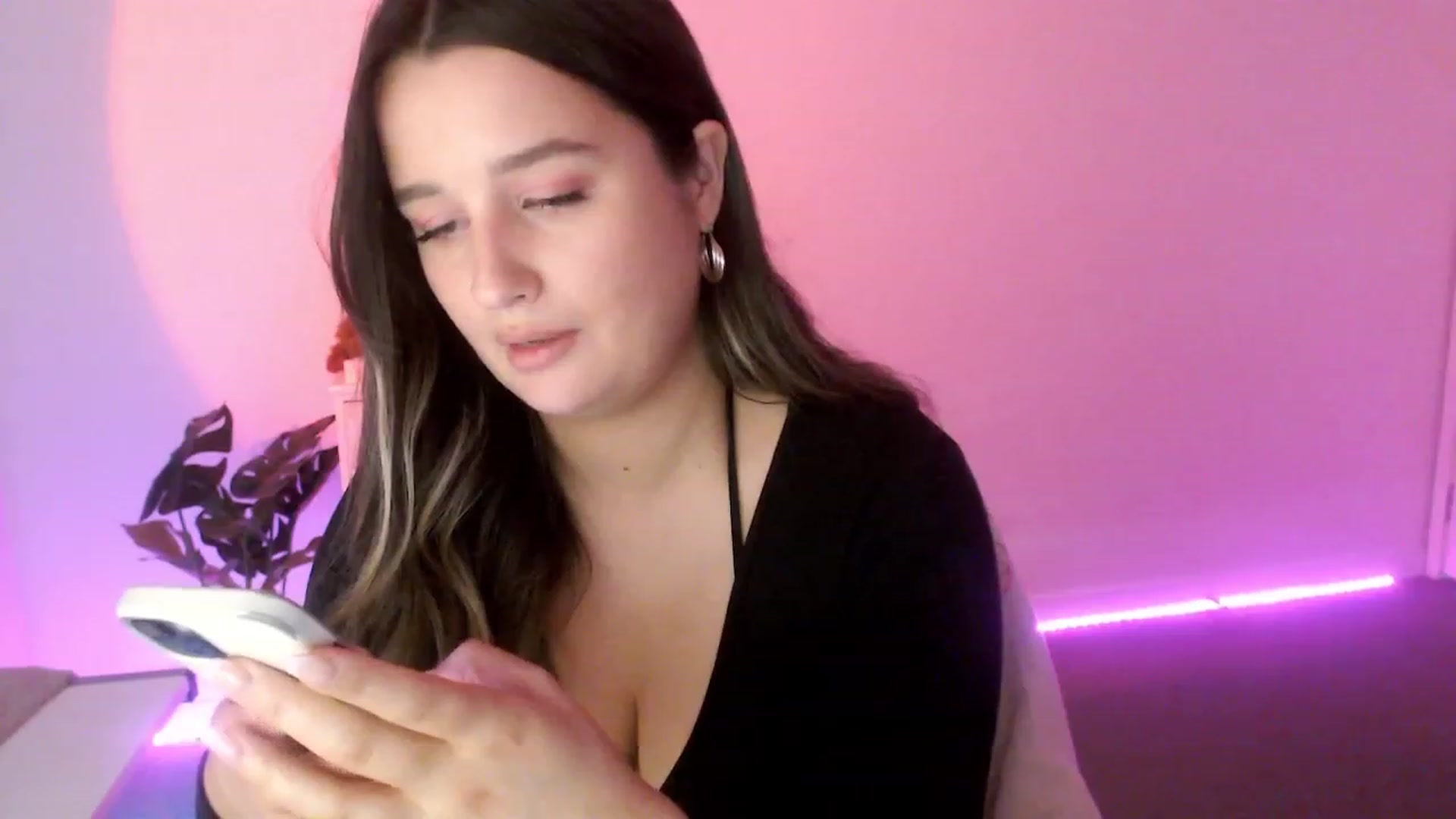 Gallery image thumbnail from StonksRoom's myfreecams stream on, 09/23/2023, 08:13 image 14 of 20