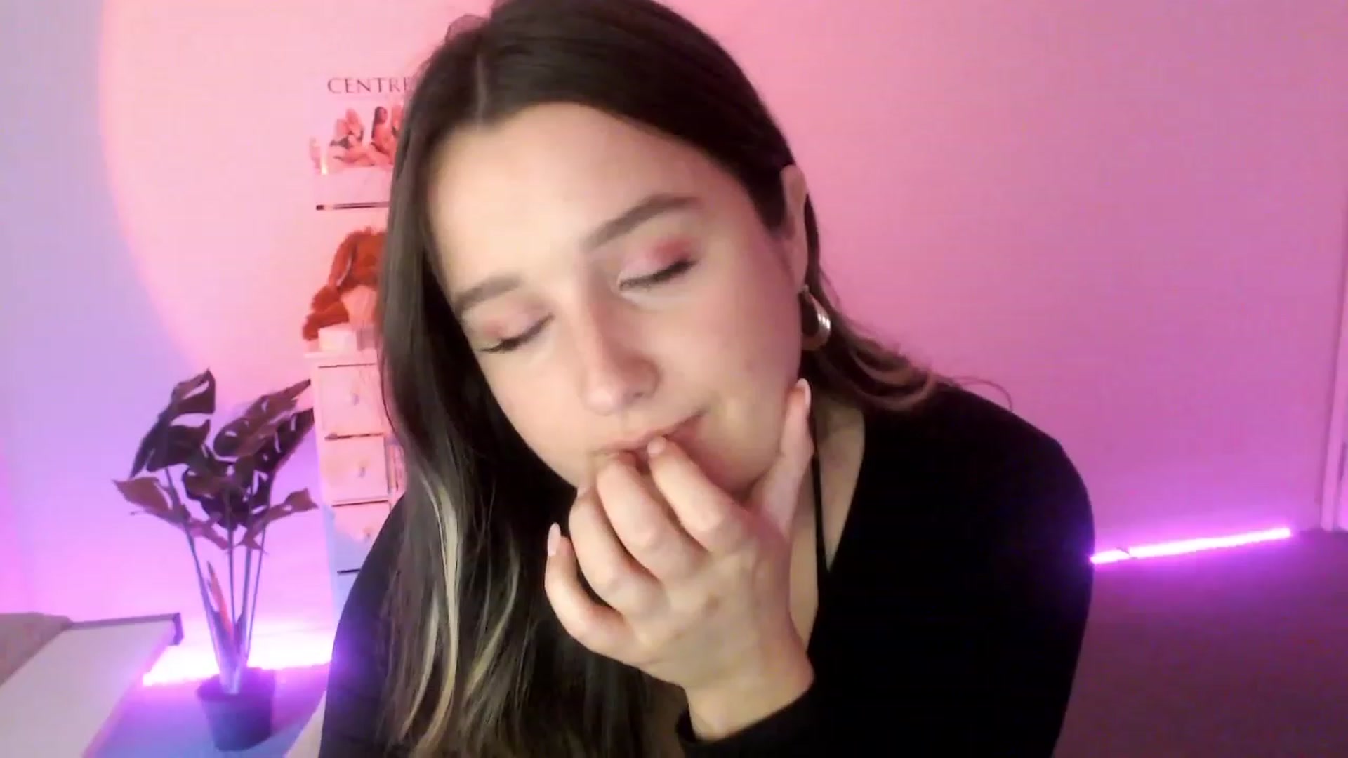 Gallery image thumbnail from StonksRoom's myfreecams stream on, 09/23/2023, 08:13 image 15 of 20