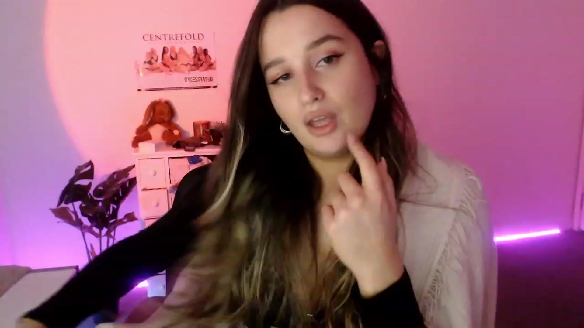 Gallery image thumbnail from StonksRoom's myfreecams stream on, 09/23/2023, 08:13 image 18 of 20