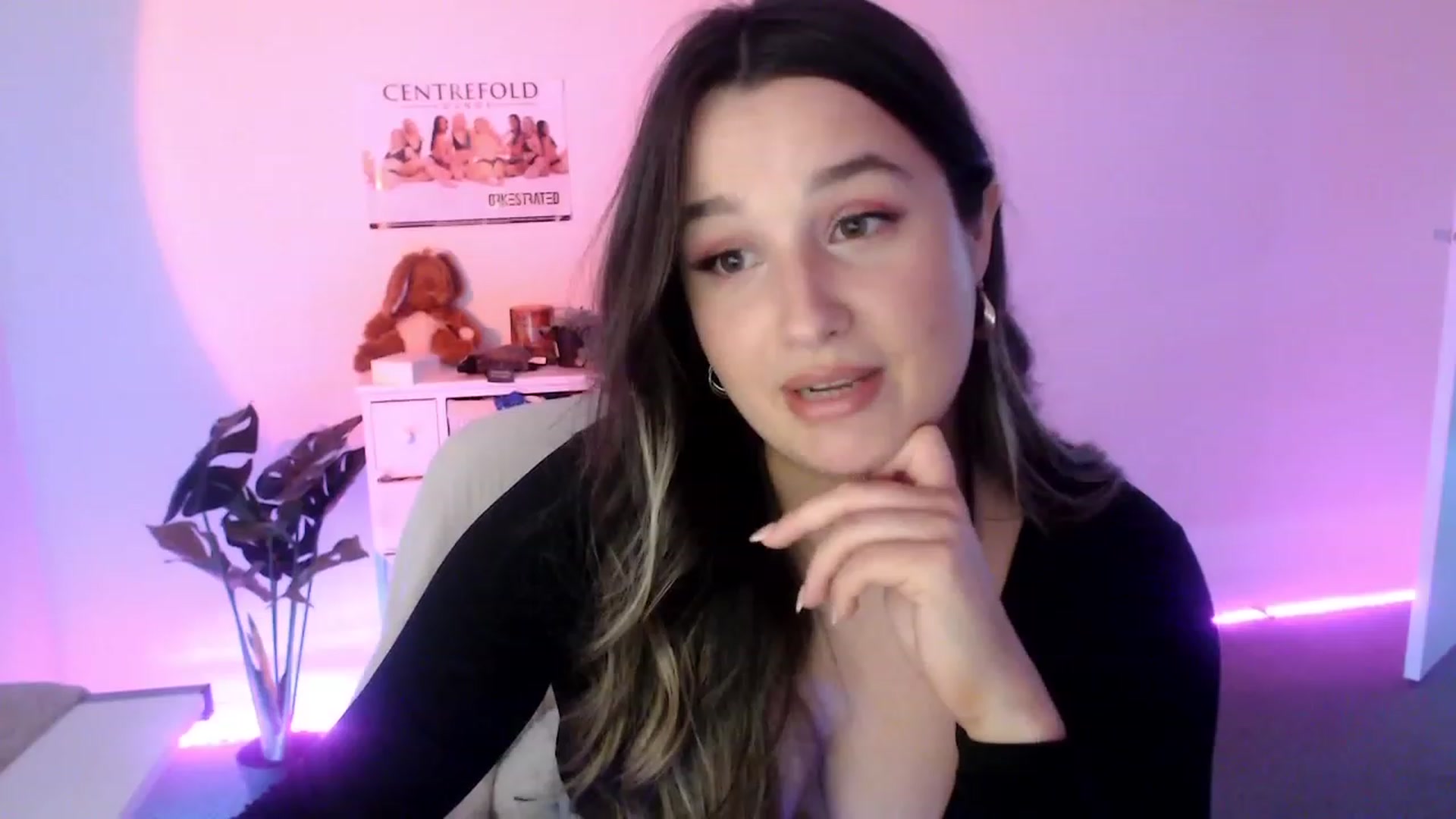 Gallery image thumbnail from StonksRoom's myfreecams stream on, 09/23/2023, 08:13 image 1 of 20
