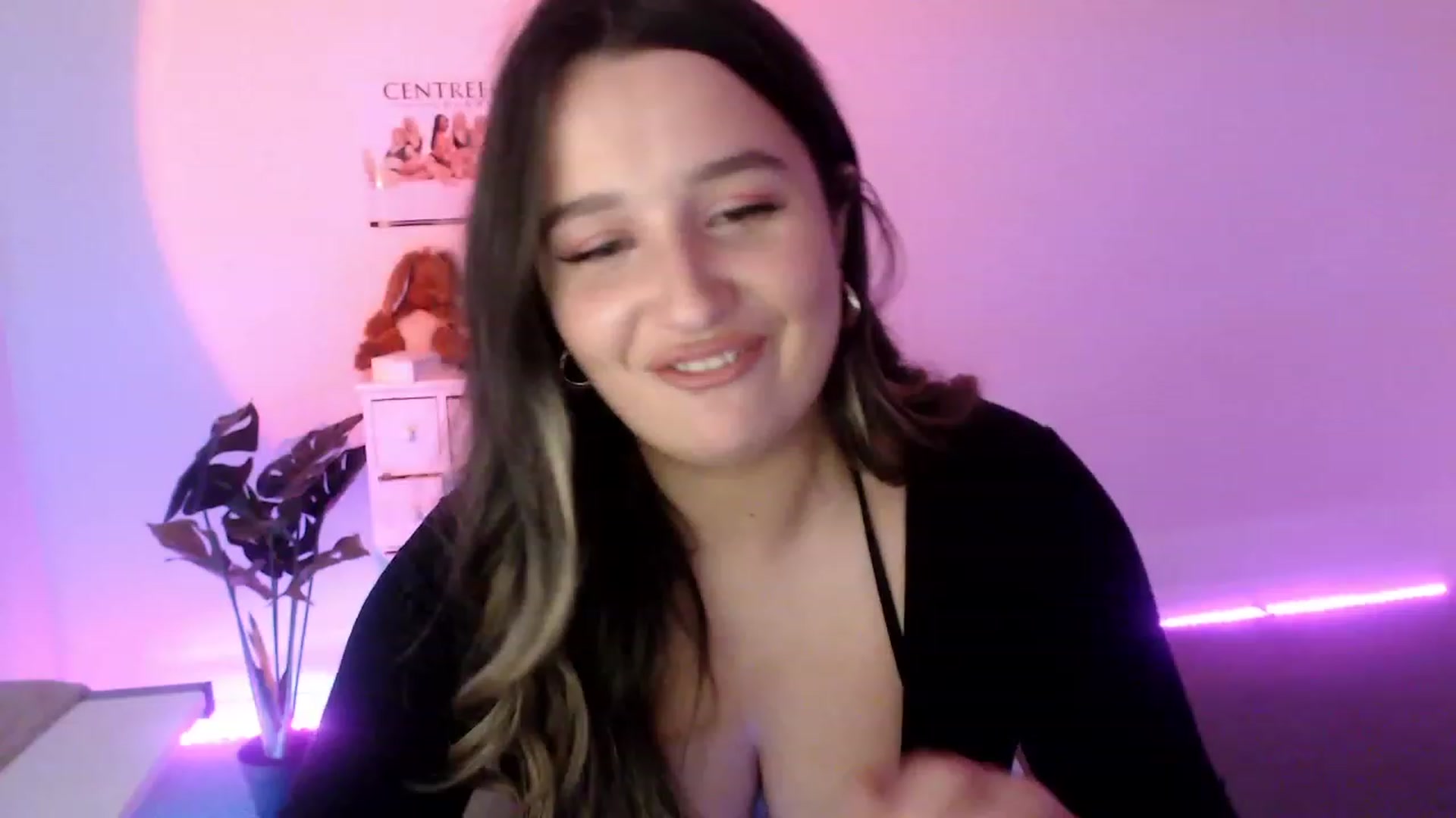 Gallery image thumbnail from StonksRoom's myfreecams stream on, 09/23/2023, 08:13 image 7 of 20