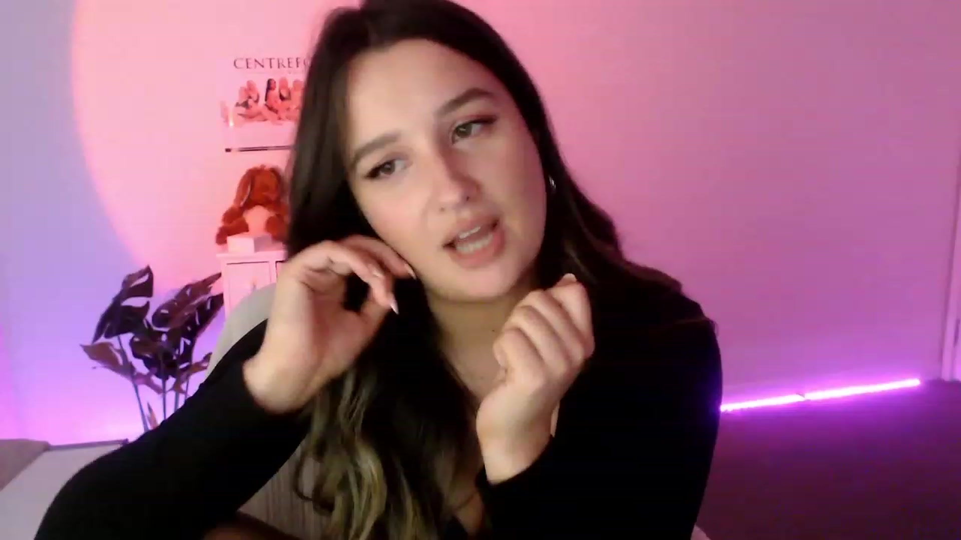 Gallery image thumbnail from StonksRoom's myfreecams stream on, 09/23/2023, 08:13 image 12 of 20