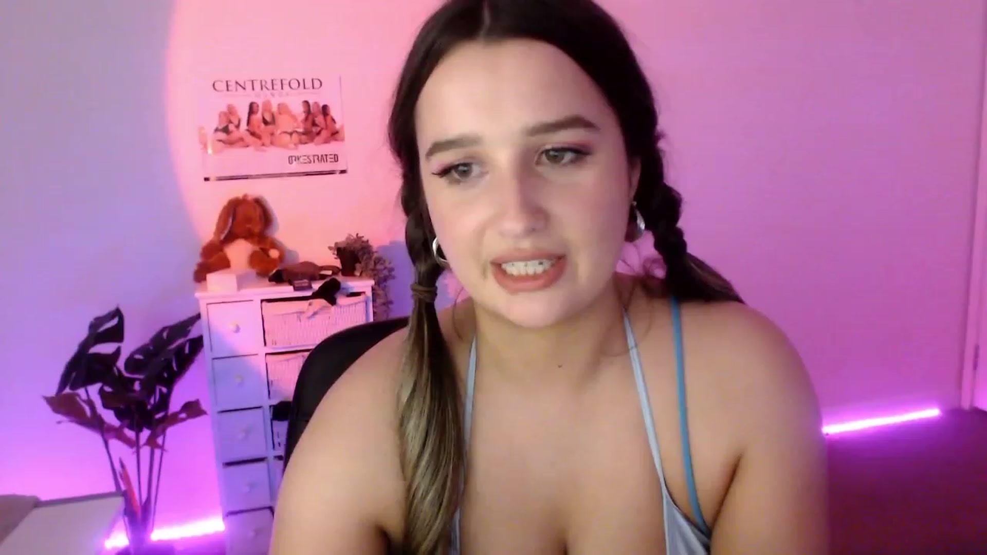 Gallery image thumbnail from StonksRoom's myfreecams stream on, 09/29/2023, 10:17 image 15 of 20