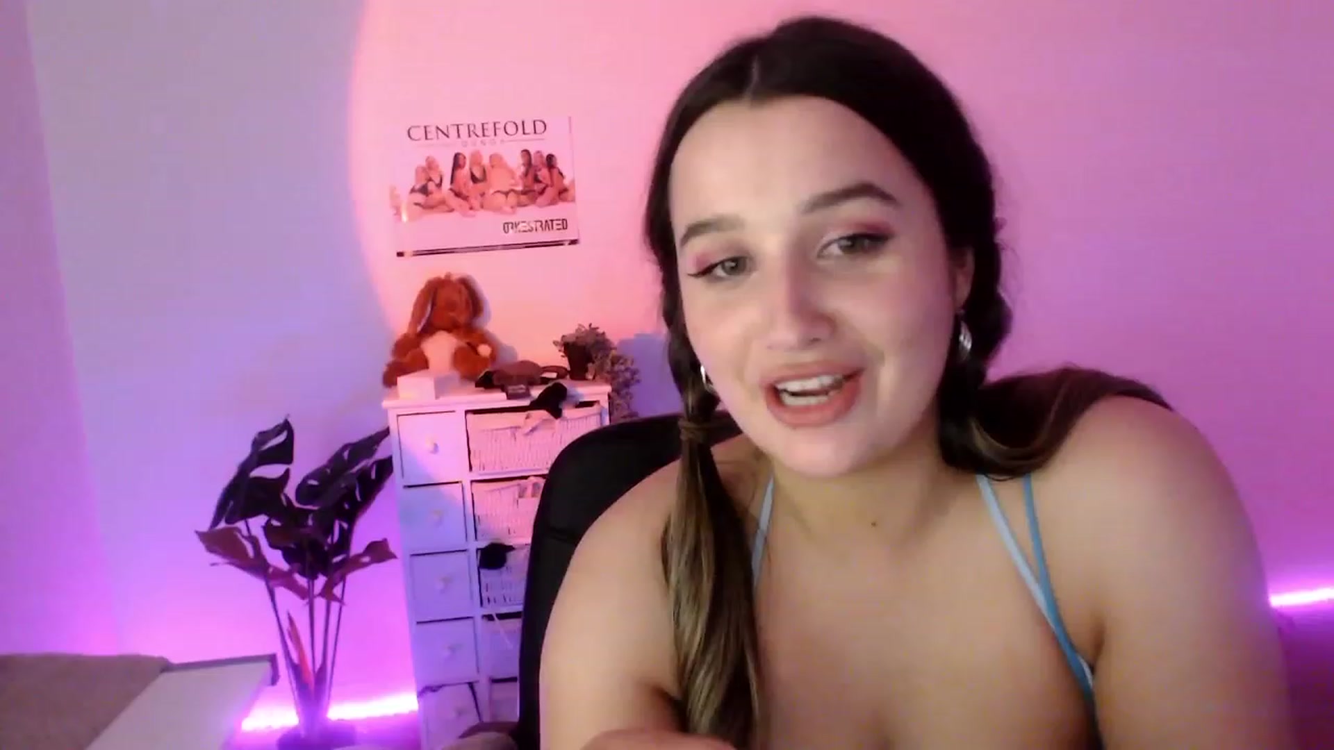 Gallery image thumbnail from StonksRoom's myfreecams stream on, 09/29/2023, 10:51 image 13 of 20