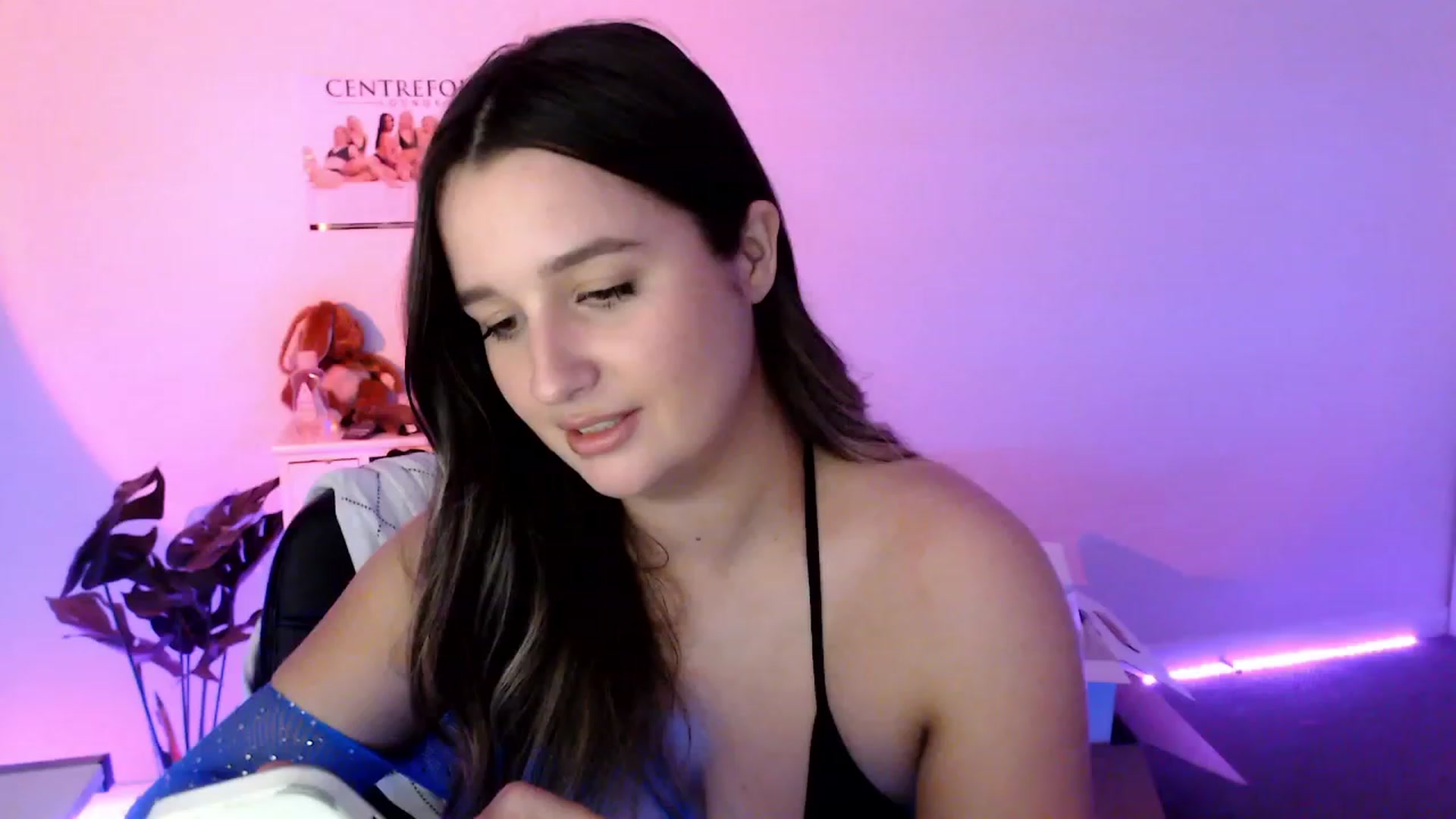 Gallery image thumbnail from StonksRoom's myfreecams stream on, 10/05/2023, 10:49 image 19 of 20