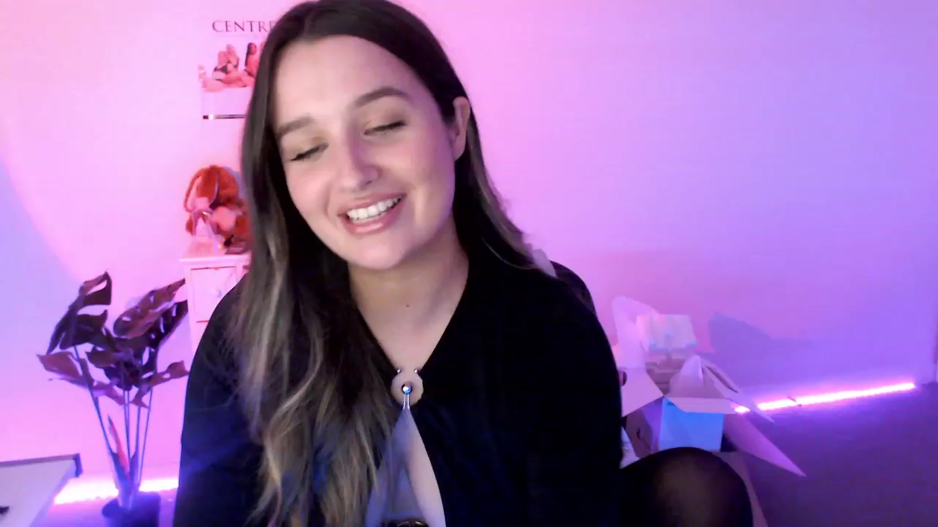 Gallery image thumbnail from StonksRoom's myfreecams stream on, 10/05/2023, 10:49 image 1 of 20