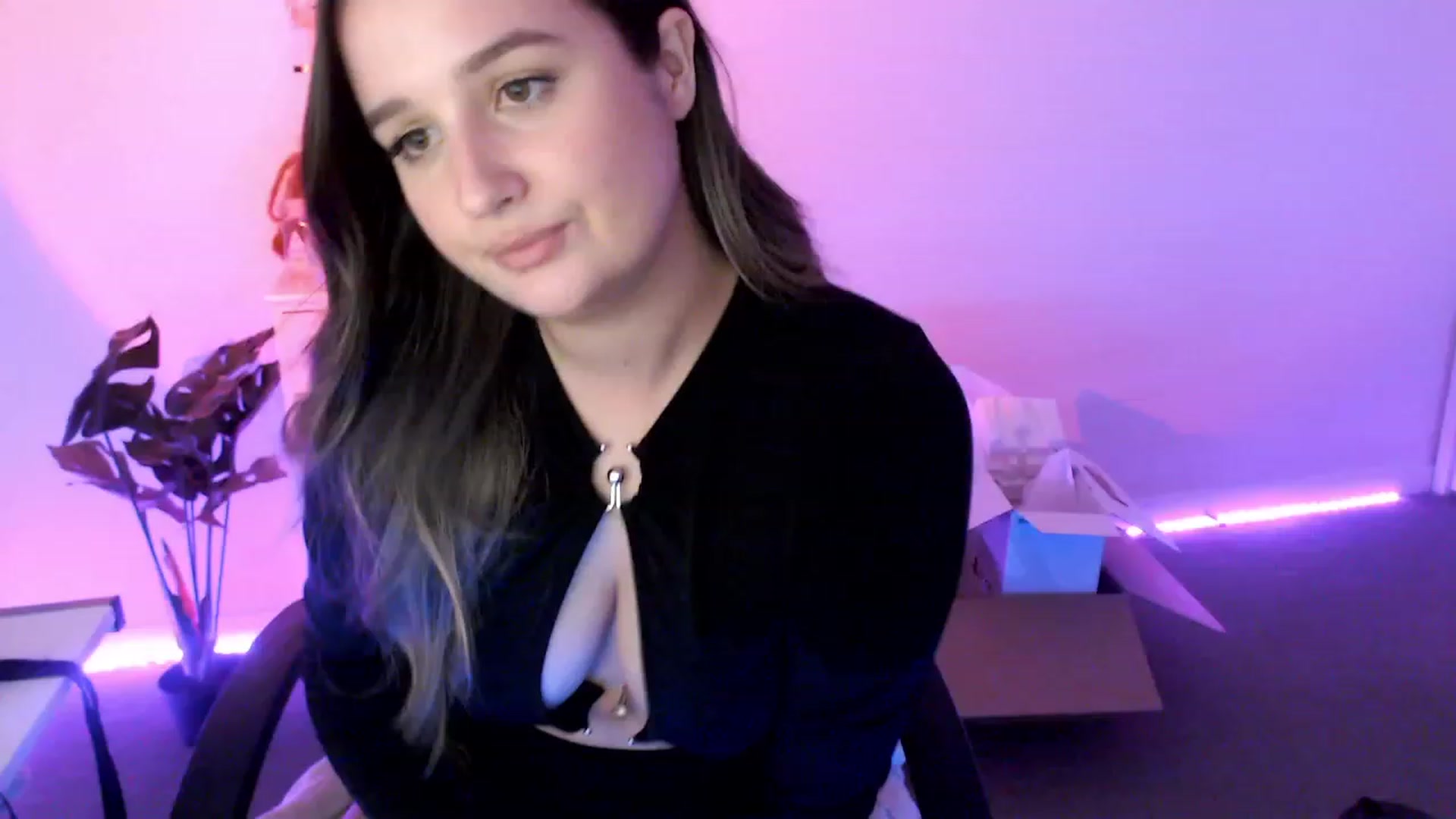 Gallery image thumbnail from StonksRoom's myfreecams stream on, 10/05/2023, 10:49 image 12 of 20