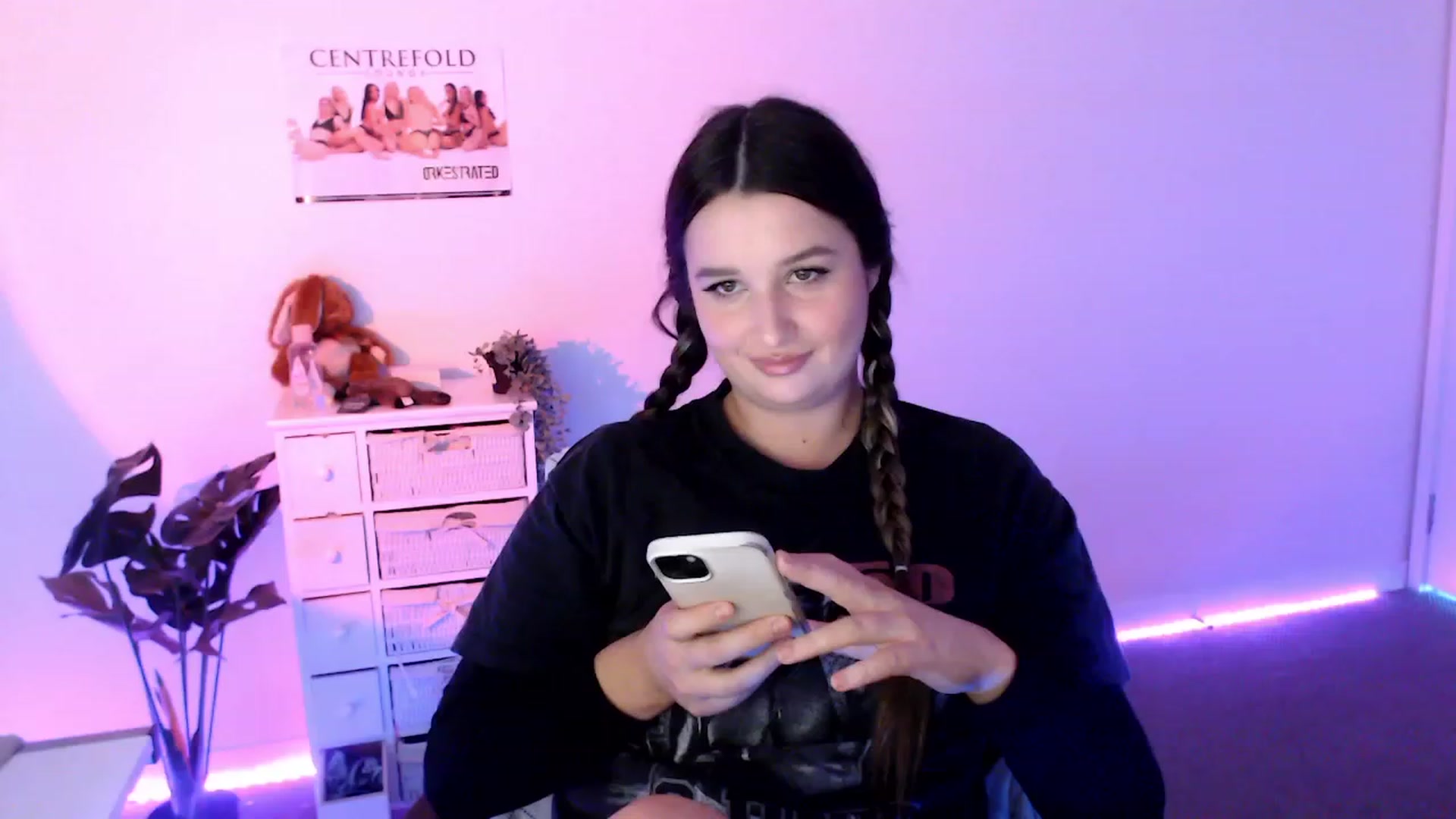 Gallery image thumbnail from StonksRoom's myfreecams stream on, 10/06/2023, 07:16 image 12 of 20