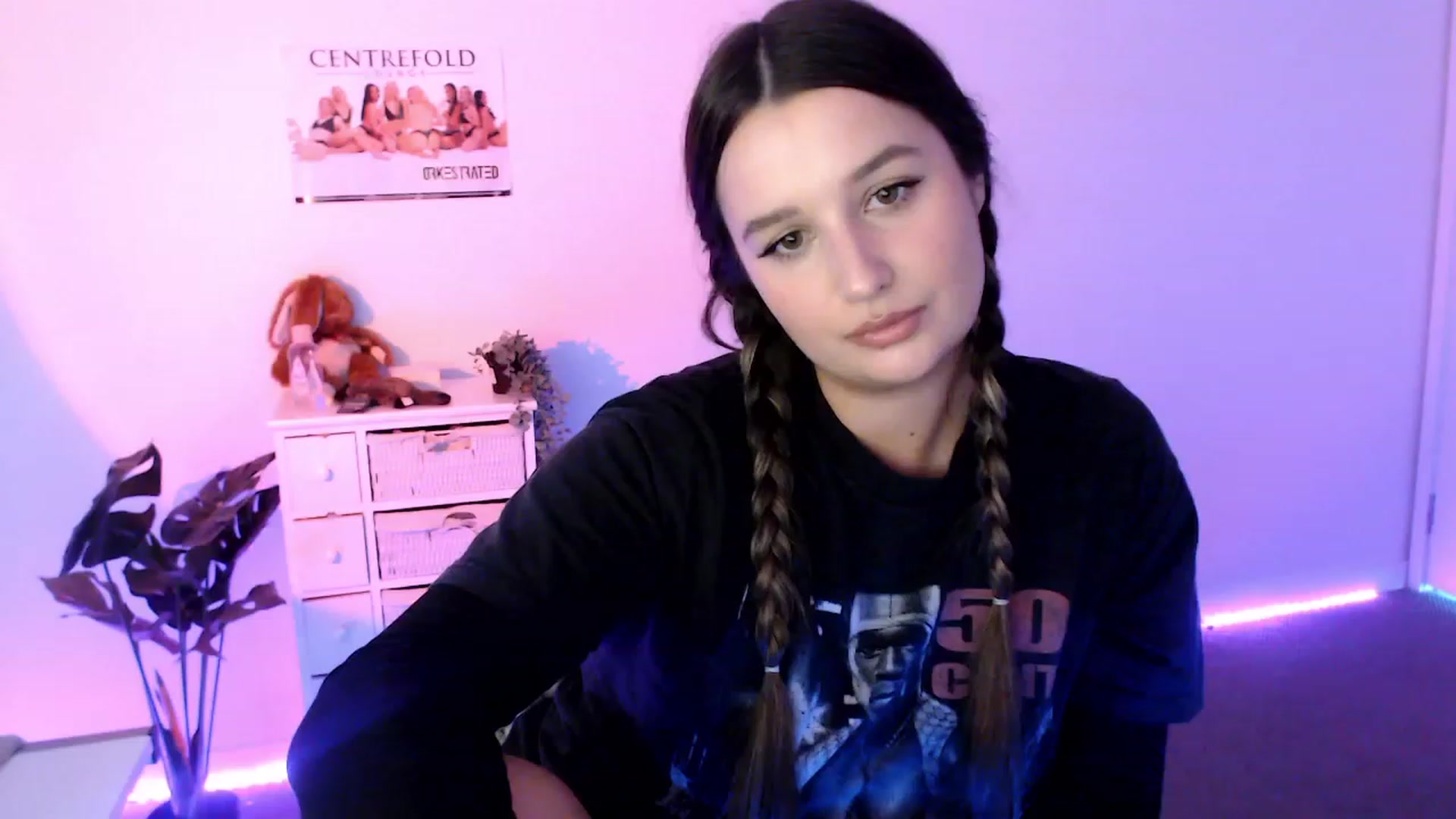 Gallery image thumbnail from StonksRoom's myfreecams stream on, 10/06/2023, 07:16 image 13 of 20