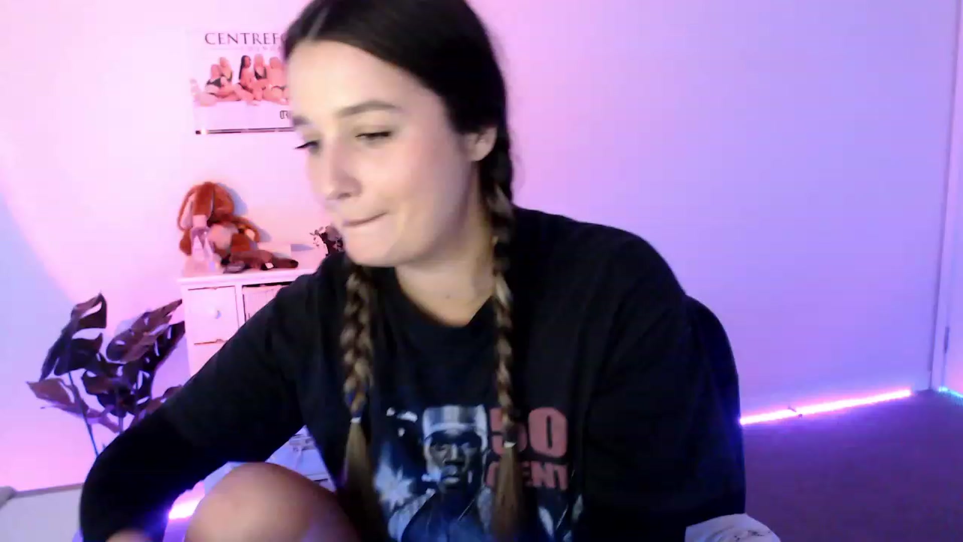 Gallery image thumbnail from StonksRoom's myfreecams stream on, 10/06/2023, 07:16 image 14 of 20