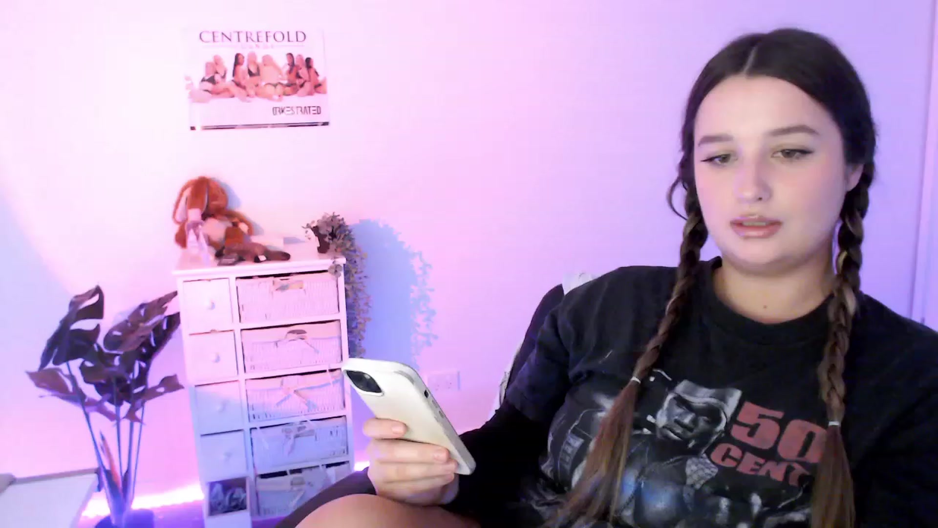 Gallery image thumbnail from StonksRoom's myfreecams stream on, 10/06/2023, 07:16 image 4 of 20