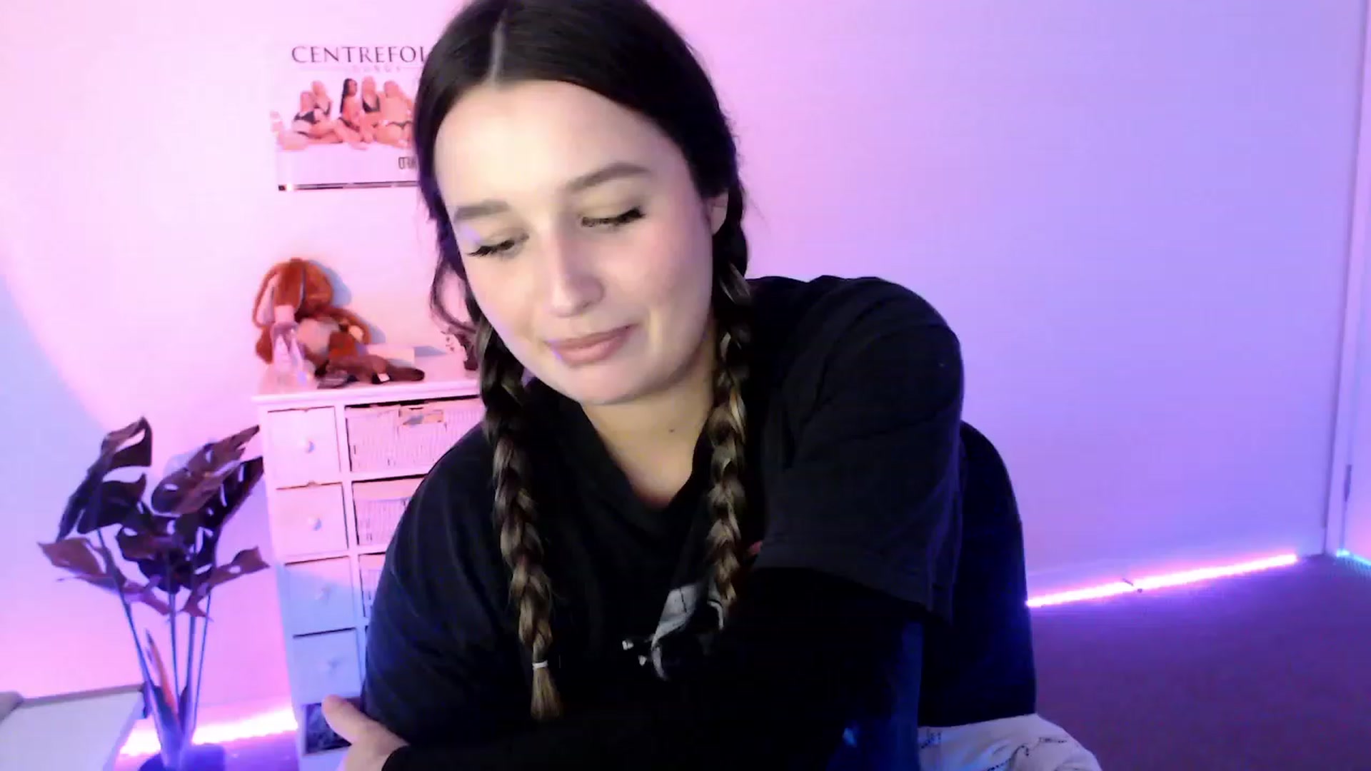 Gallery image thumbnail from StonksRoom's myfreecams stream on, 10/06/2023, 07:16 image 19 of 20