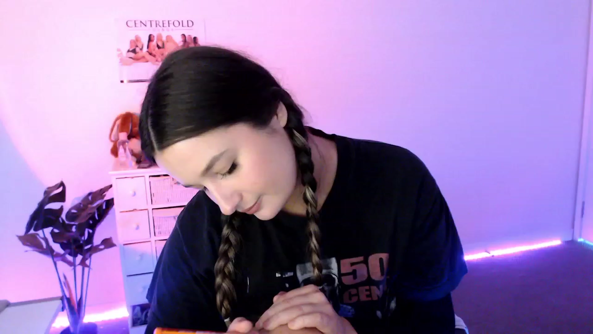 Gallery image thumbnail from StonksRoom's myfreecams stream on, 10/06/2023, 07:16 image 17 of 20