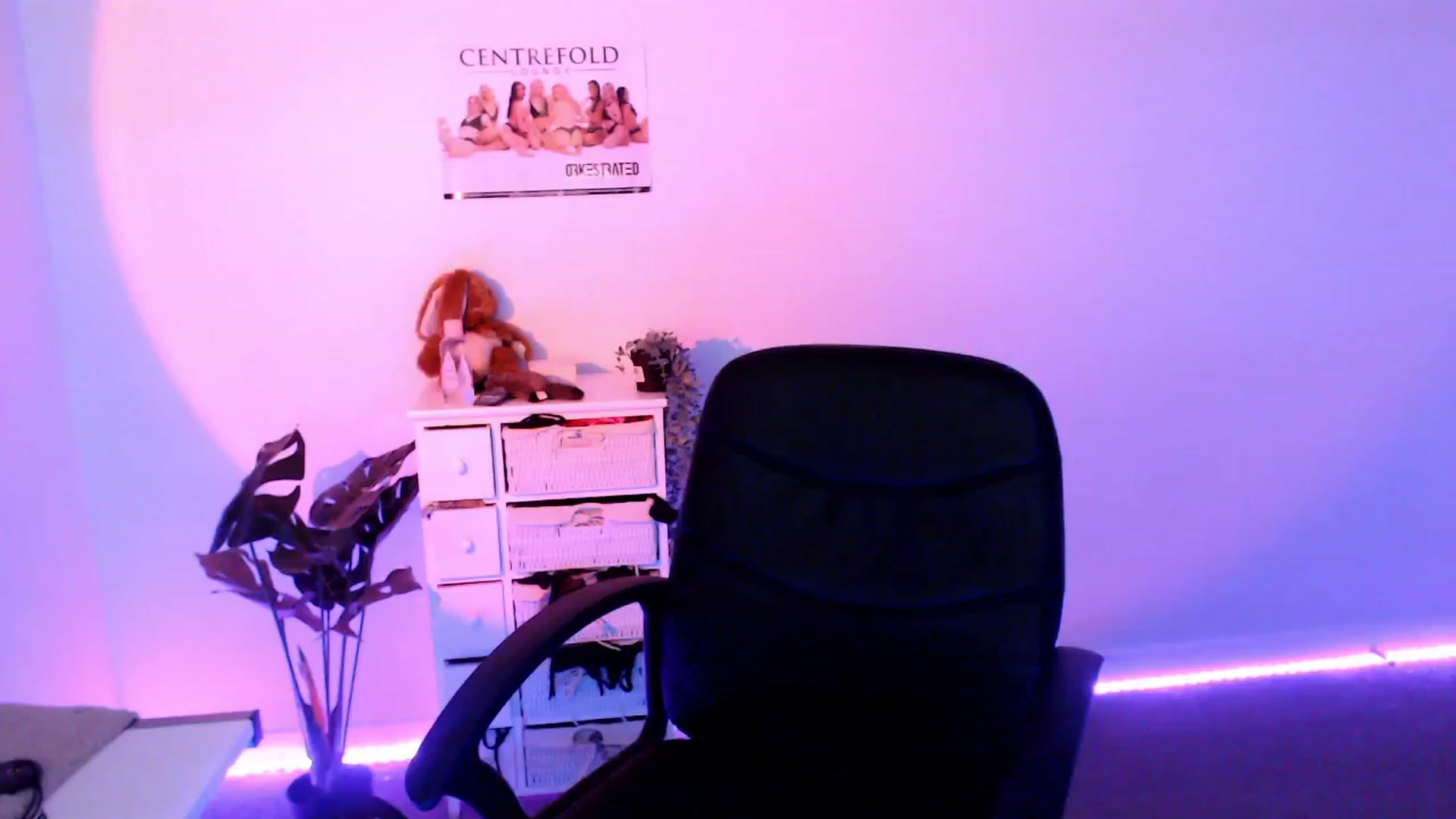 Gallery image thumbnail from StonksRoom's myfreecams stream on, 10/12/2023, 10:51 image 6 of 20
