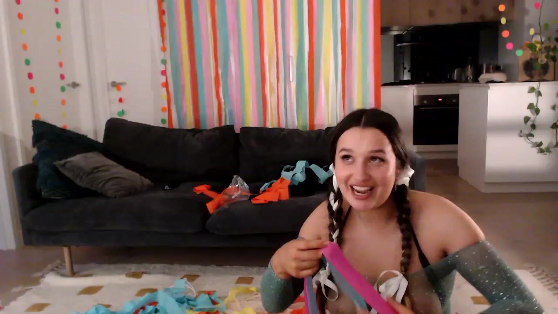 Gallery image thumbnail from StonksRoom's myfreecams stream on, 10/12/2023, 12:55 image 13 of 20