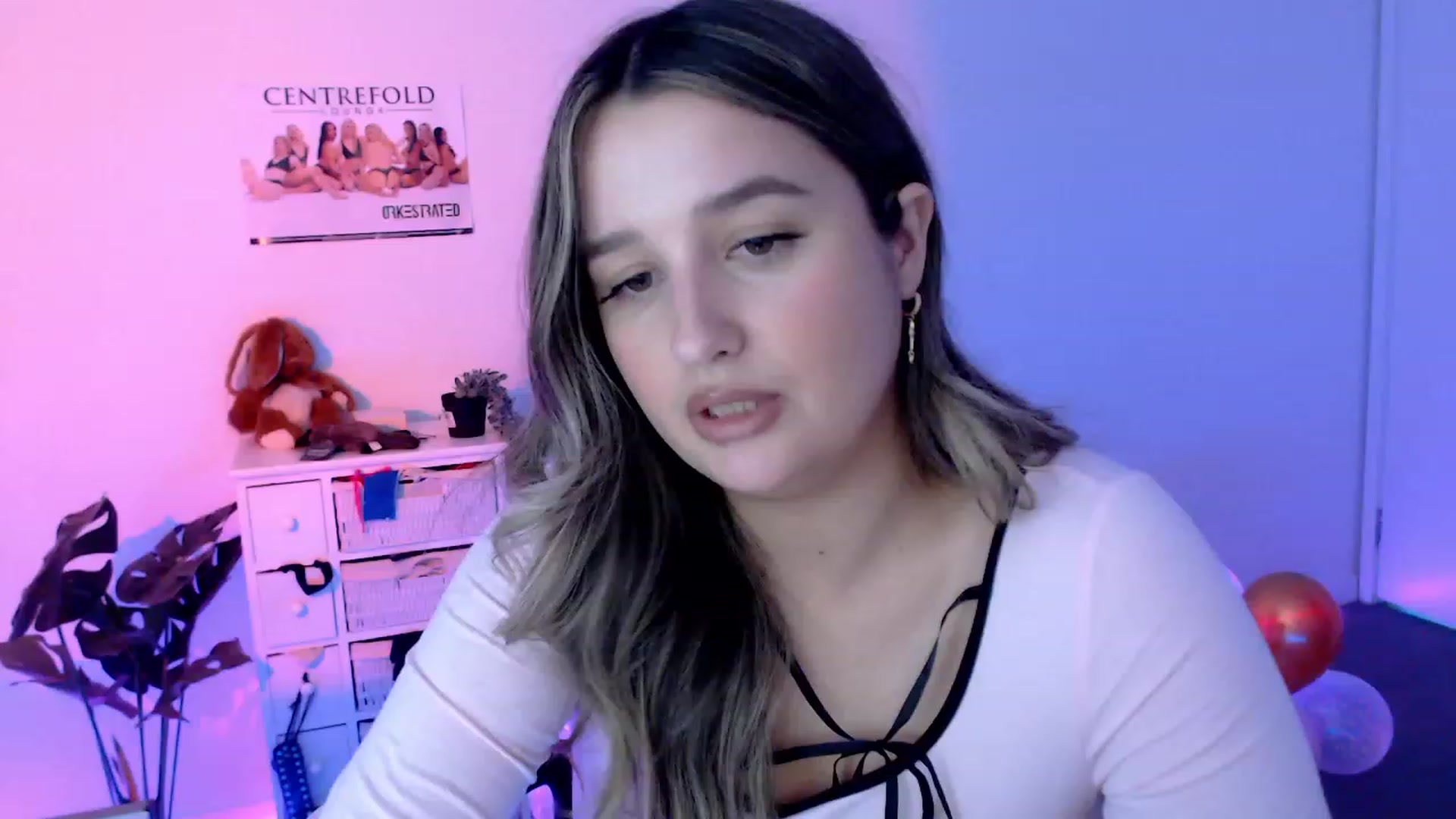 Gallery image thumbnail from StonksRoom's myfreecams stream on, 10/27/2023, 07:43 image 4 of 20