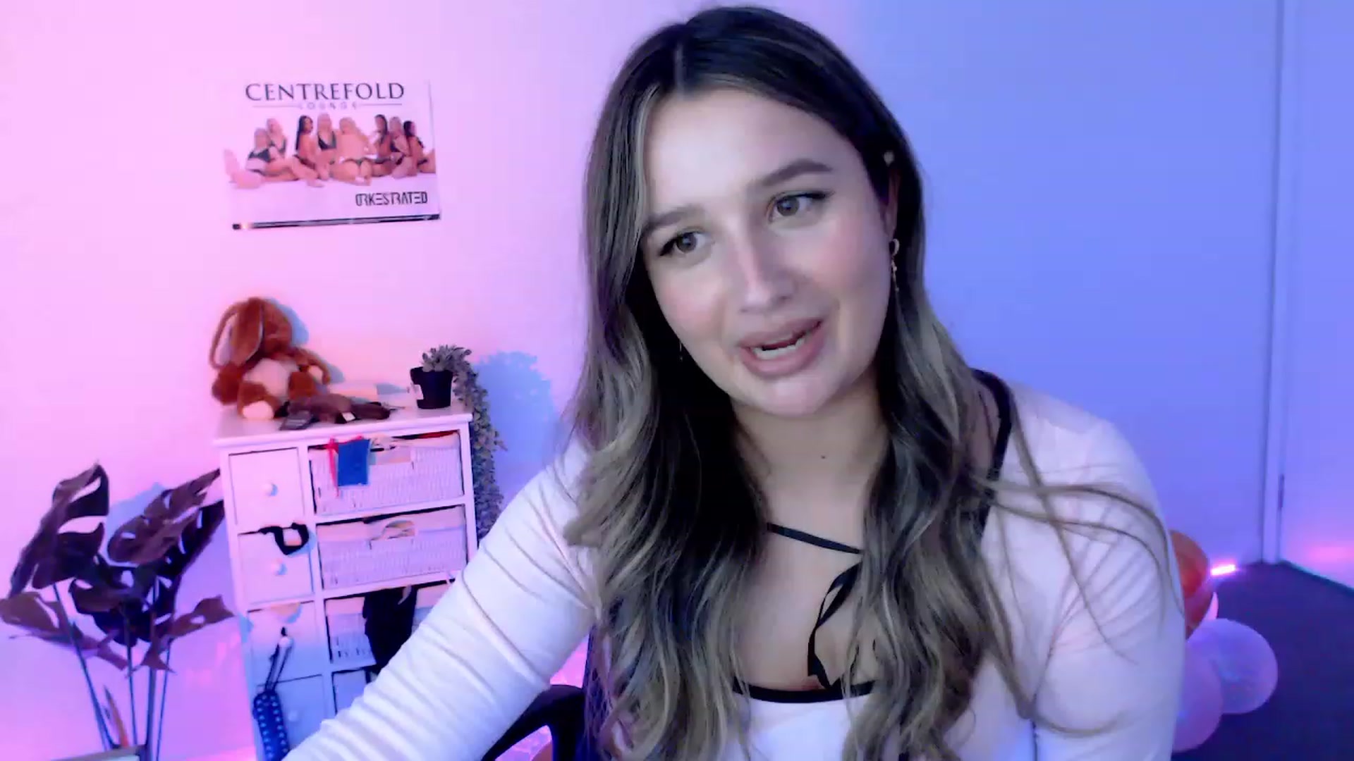 Gallery image thumbnail from StonksRoom's myfreecams stream on, 10/27/2023, 07:43 image 10 of 20