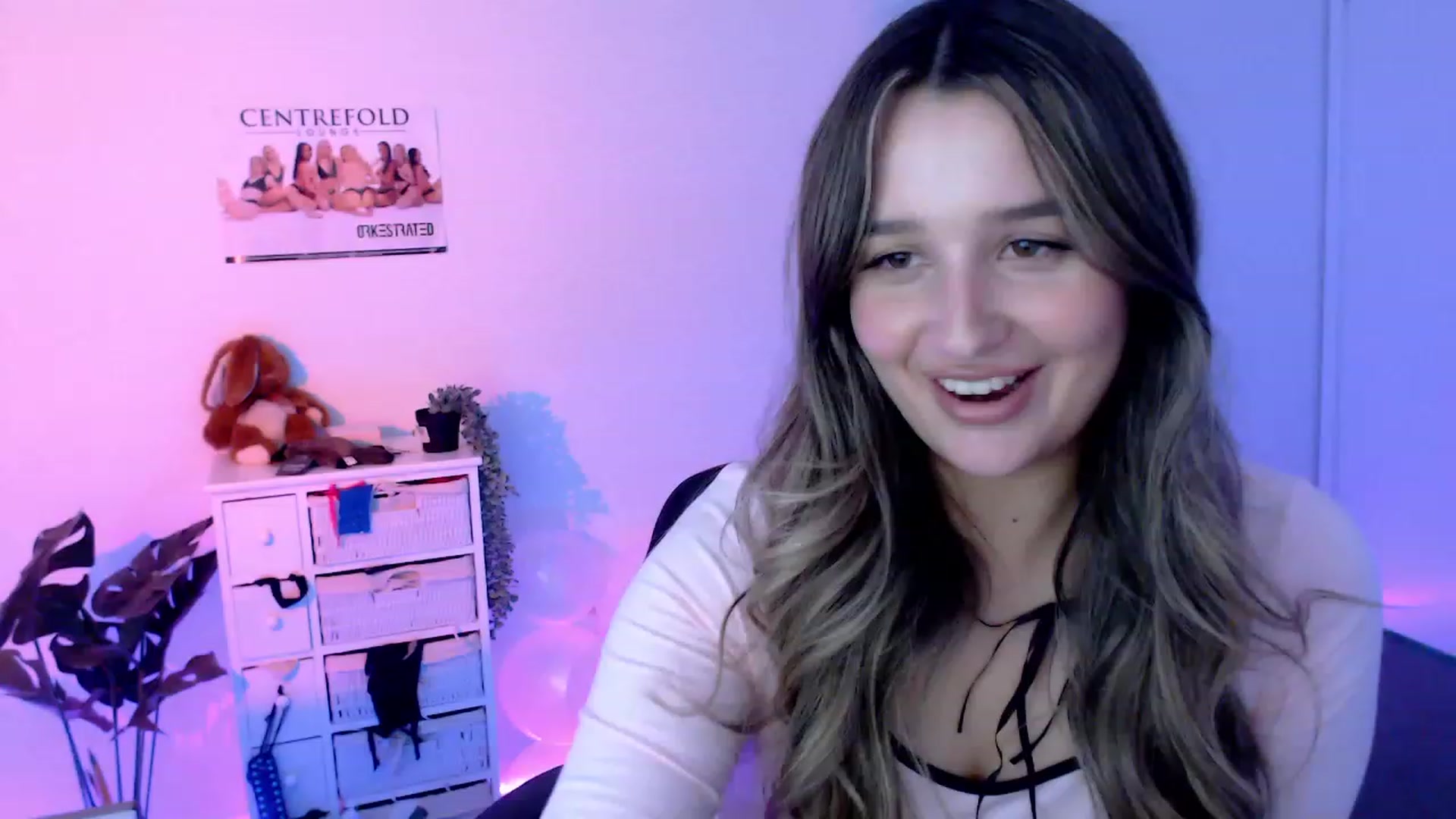 Gallery image thumbnail from StonksRoom's myfreecams stream on, 10/27/2023, 07:43 image 19 of 20