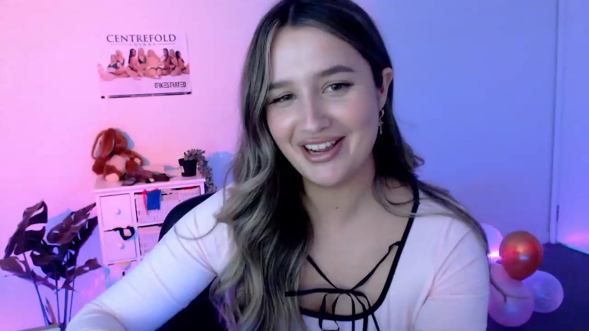 Gallery image thumbnail from StonksRoom's myfreecams stream on, 10/27/2023, 07:43 image 6 of 20