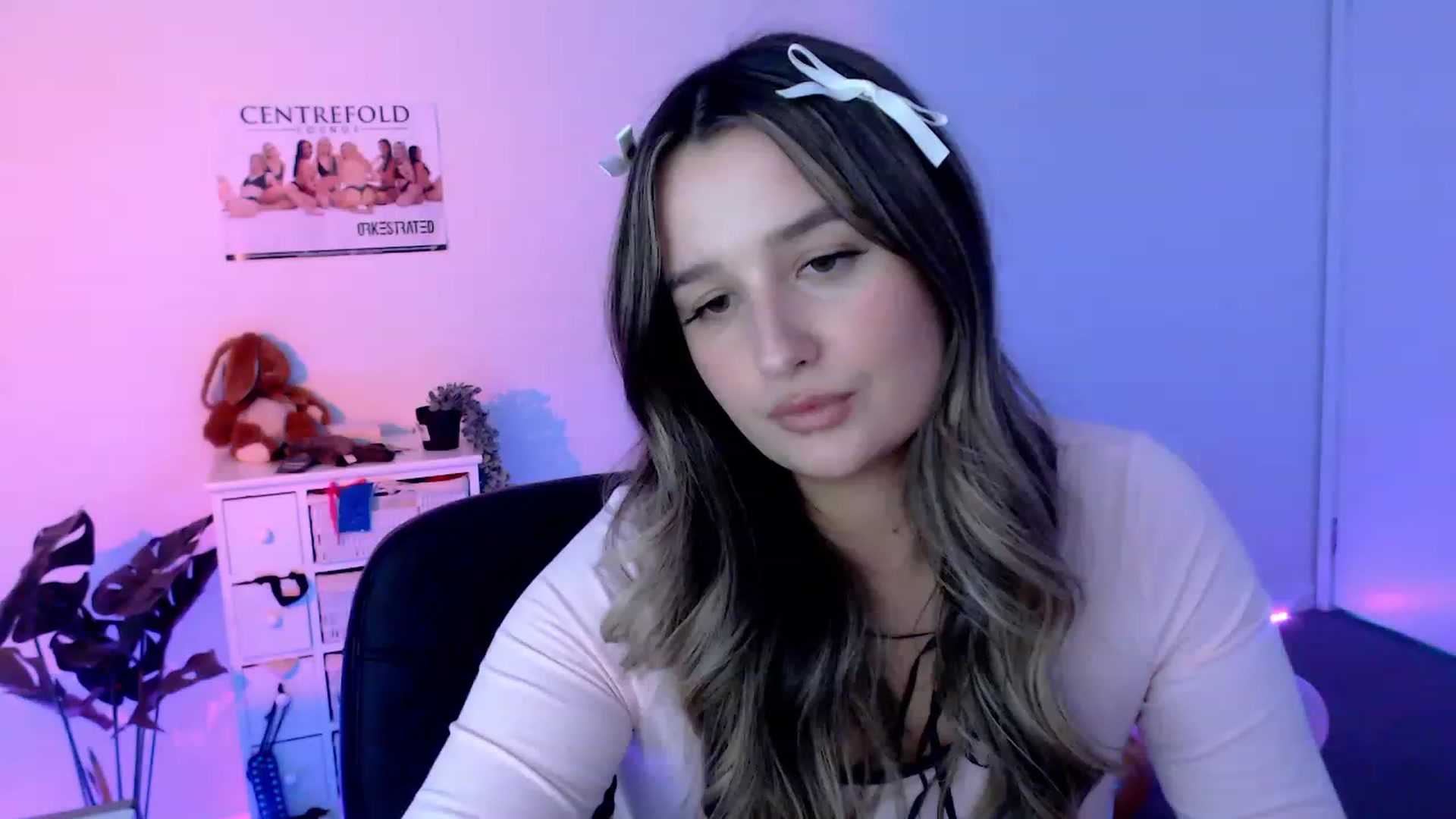 Gallery image thumbnail from StonksRoom's myfreecams stream on, 10/27/2023, 07:43 image 17 of 20