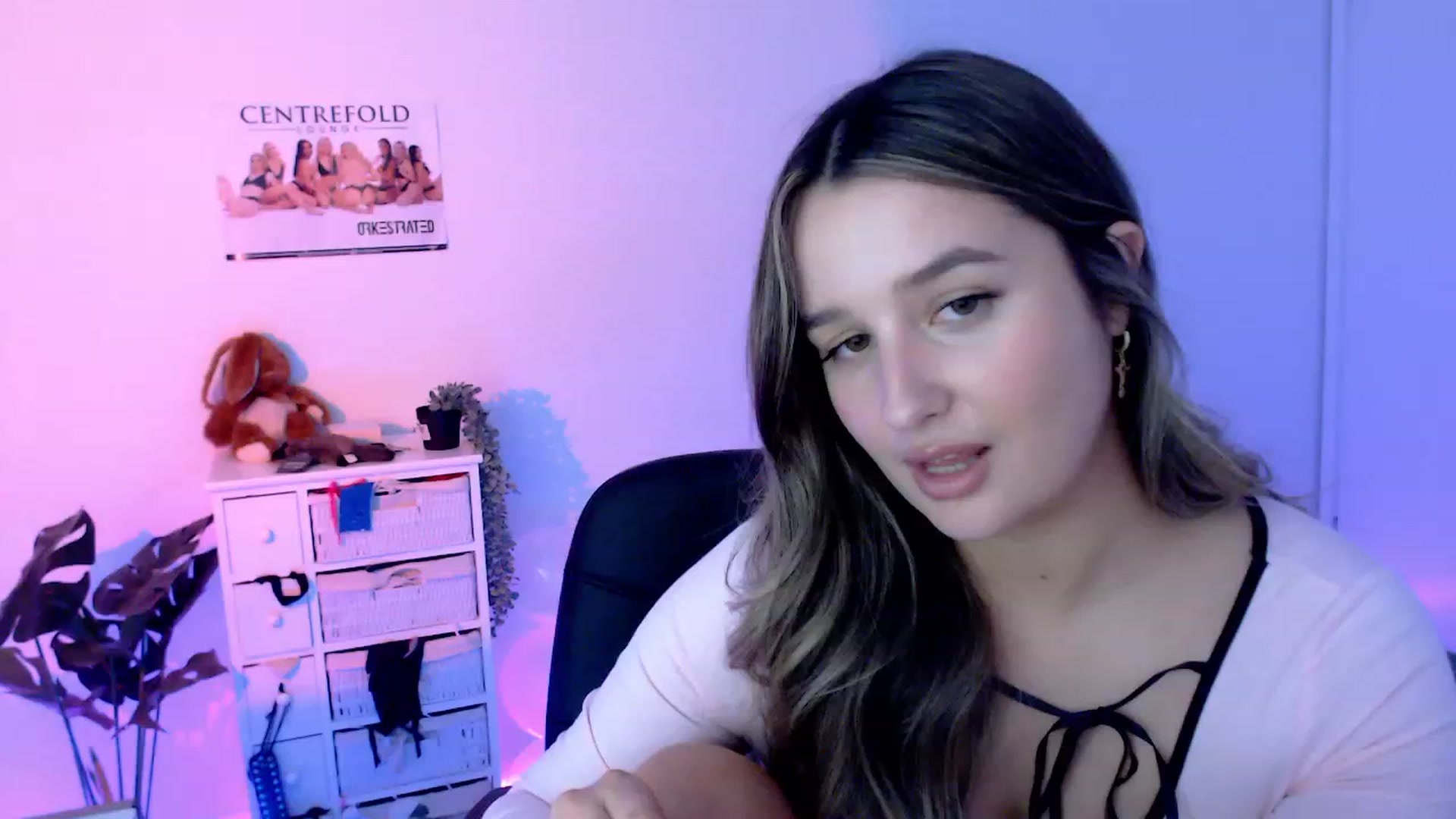 Gallery image thumbnail from StonksRoom's myfreecams stream on, 10/27/2023, 07:43 image 20 of 20