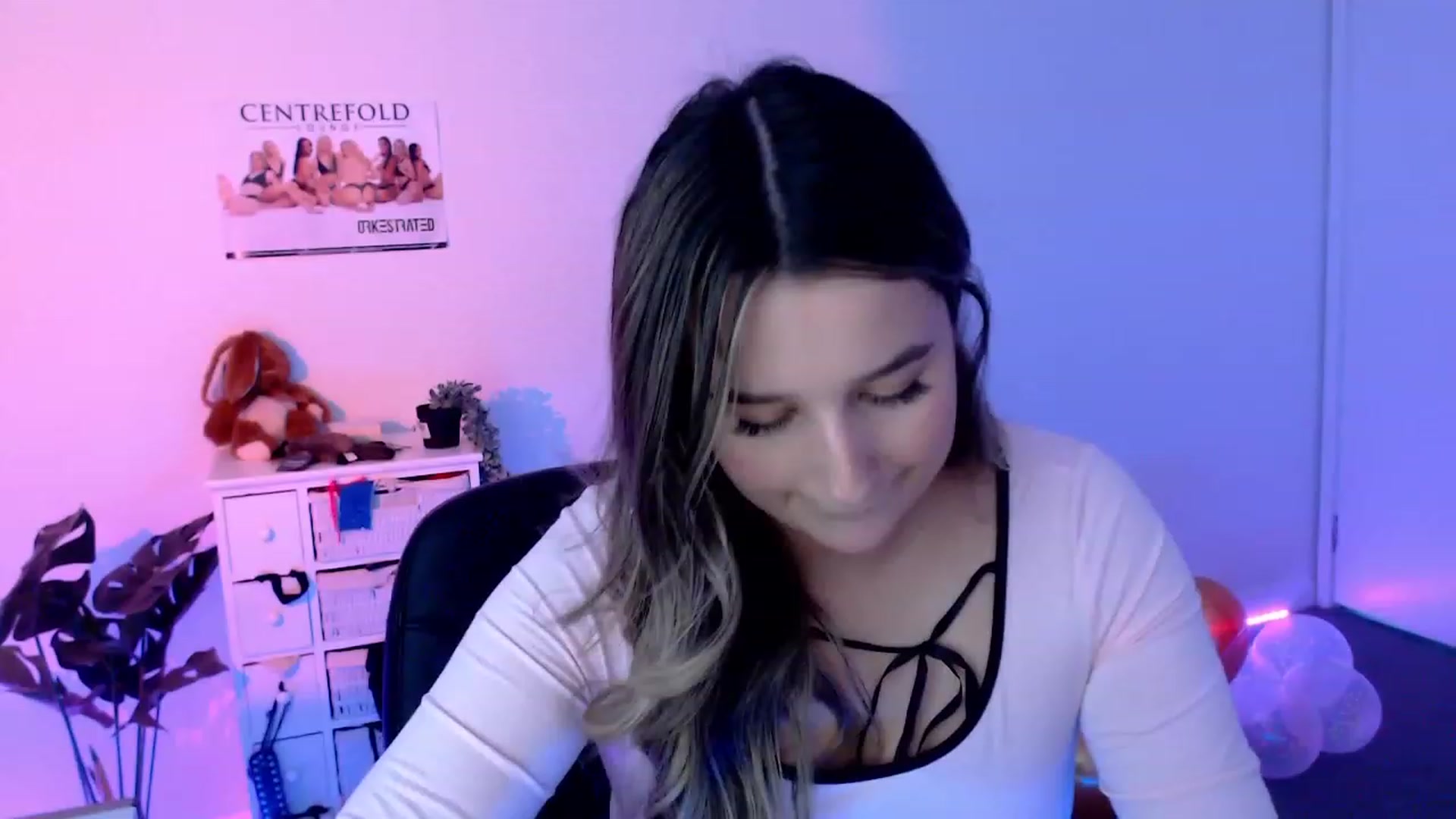 Gallery image thumbnail from StonksRoom's myfreecams stream on, 10/27/2023, 08:34 image 2 of 20