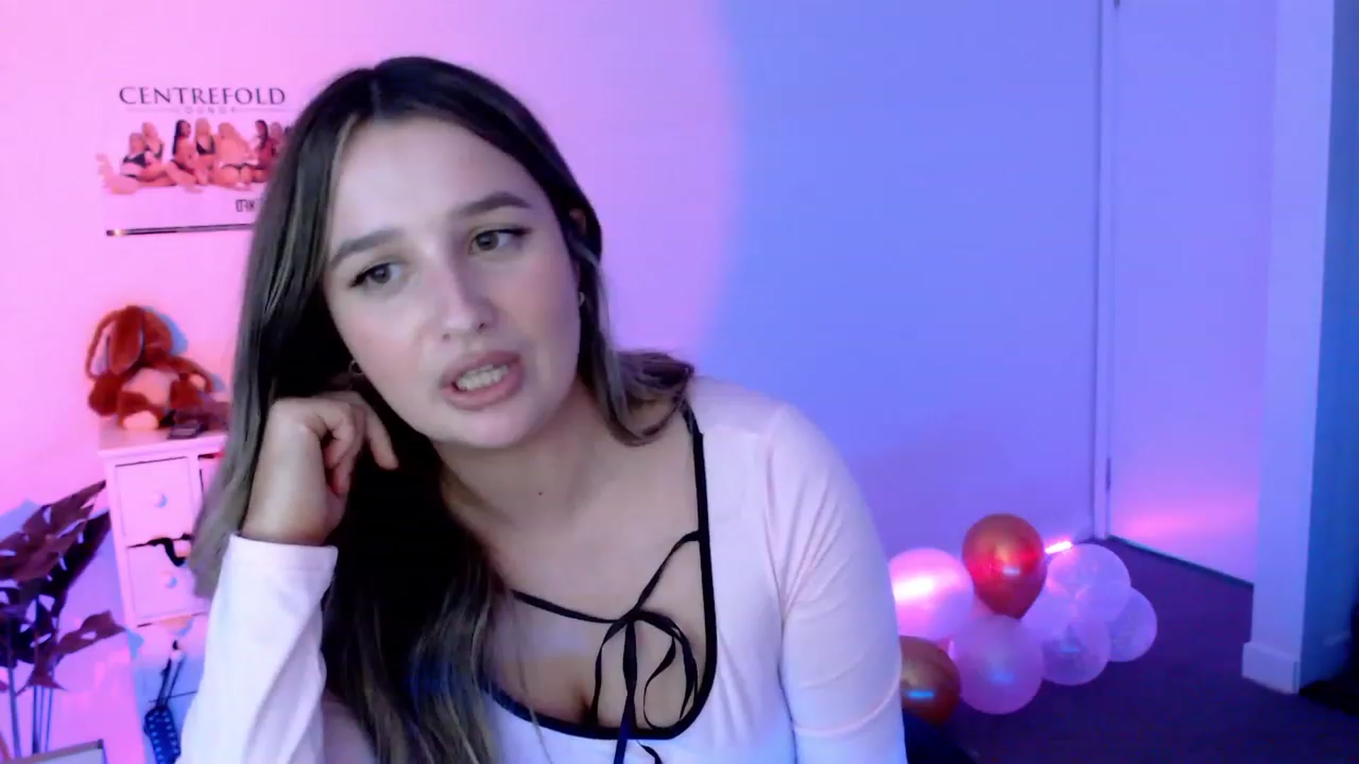 Gallery image thumbnail from StonksRoom's myfreecams stream on, 10/27/2023, 08:34 image 13 of 20
