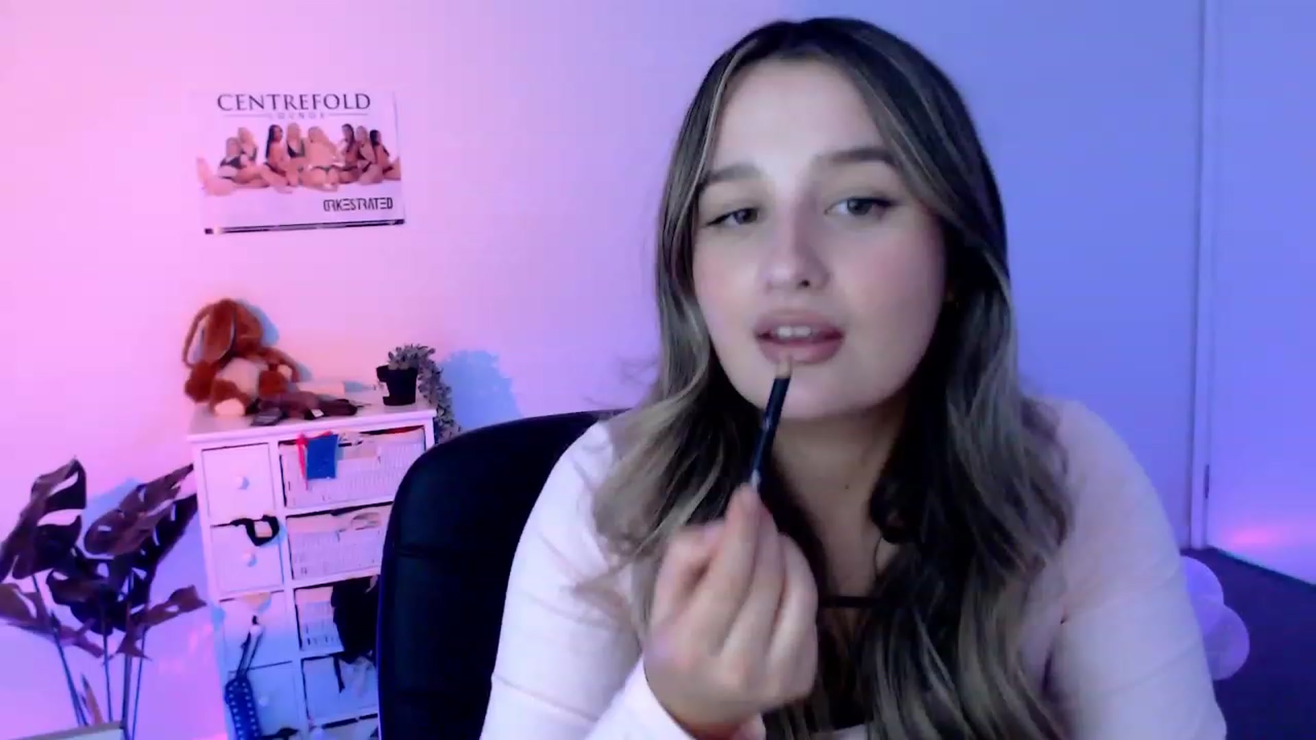 Gallery image thumbnail from StonksRoom's myfreecams stream on, 10/27/2023, 08:34 image 3 of 20