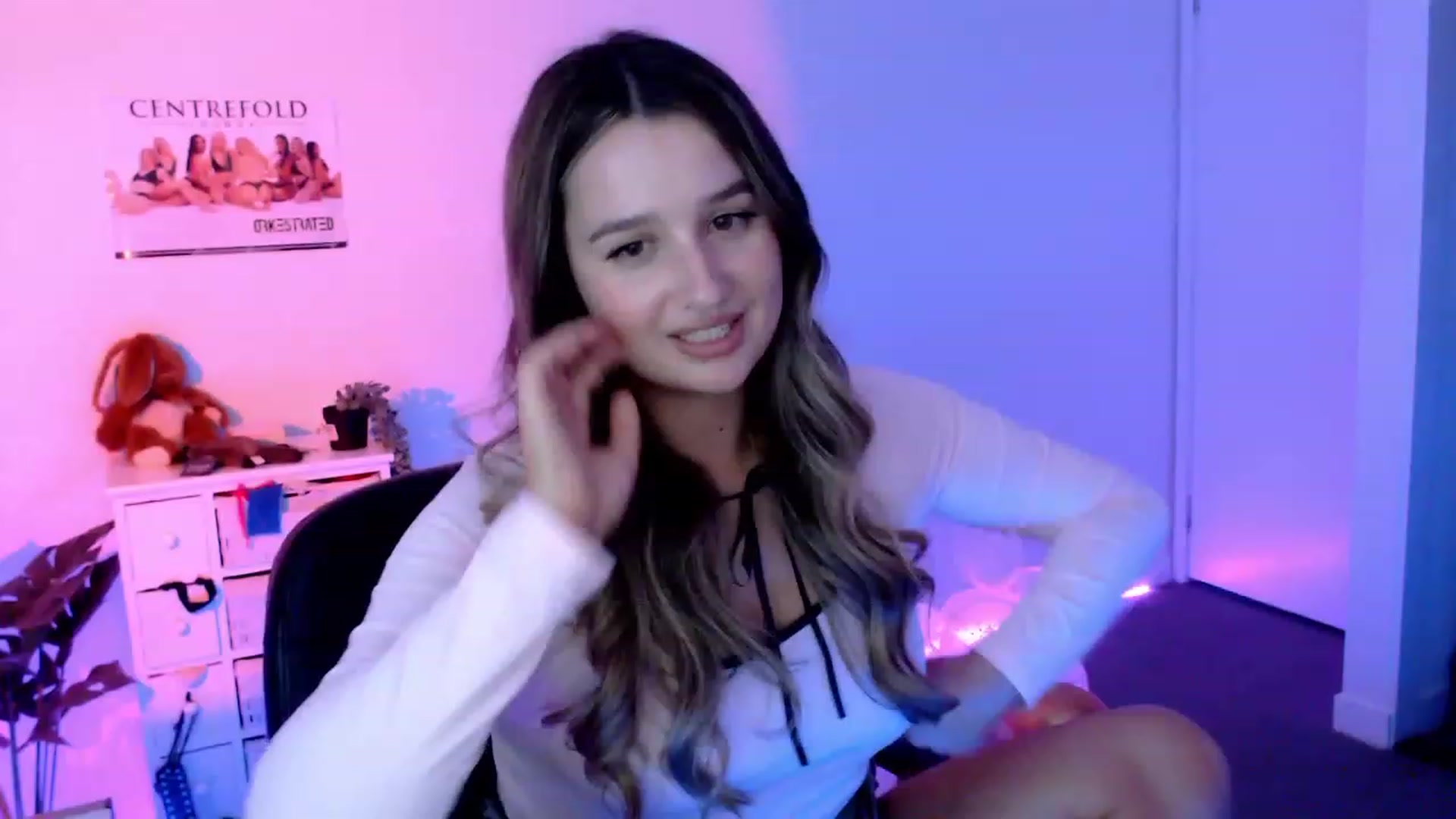 Gallery image thumbnail from StonksRoom's myfreecams stream on, 10/27/2023, 08:50 image 3 of 20