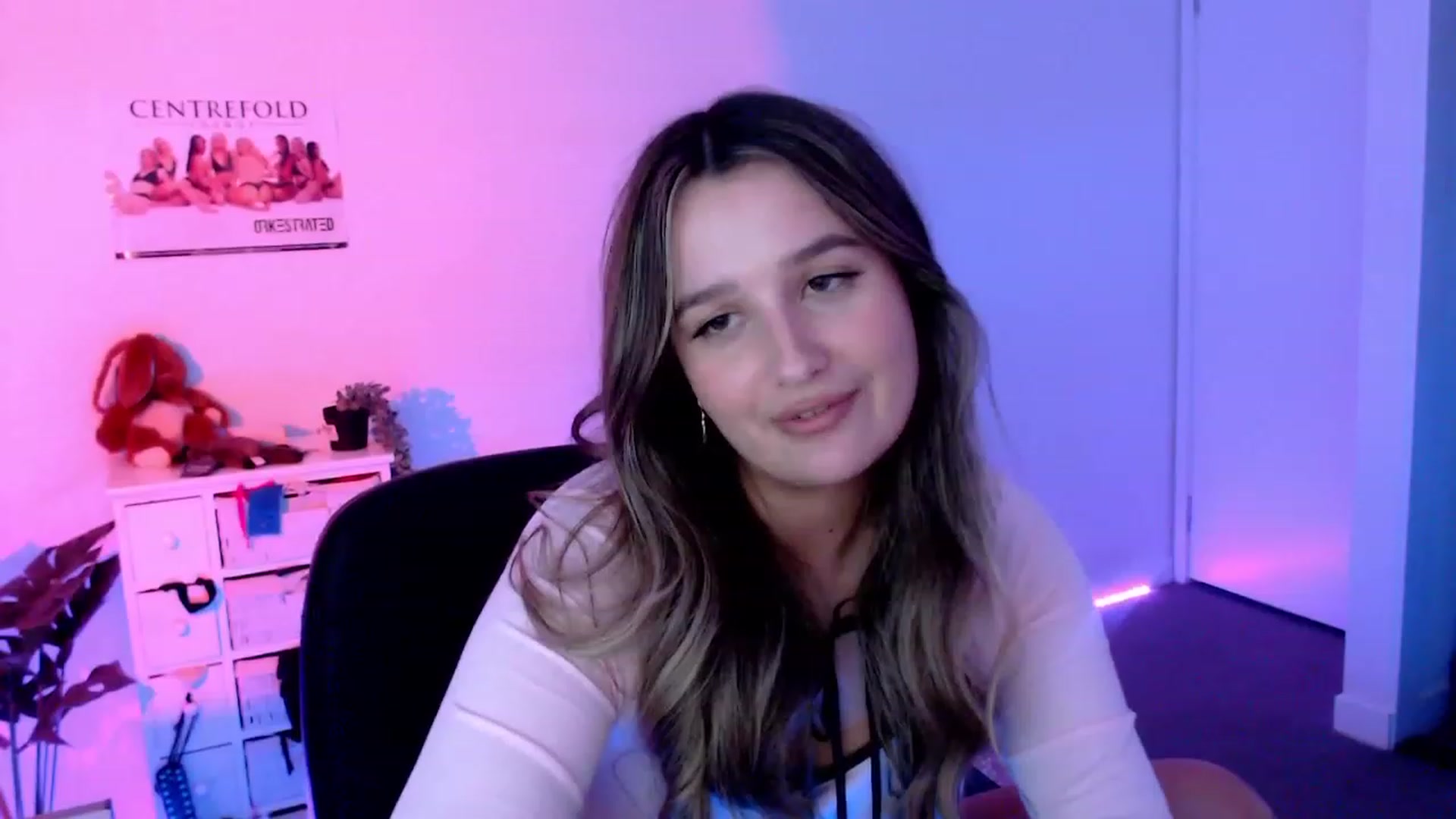 Gallery image thumbnail from StonksRoom's myfreecams stream on, 10/27/2023, 08:50 image 9 of 20