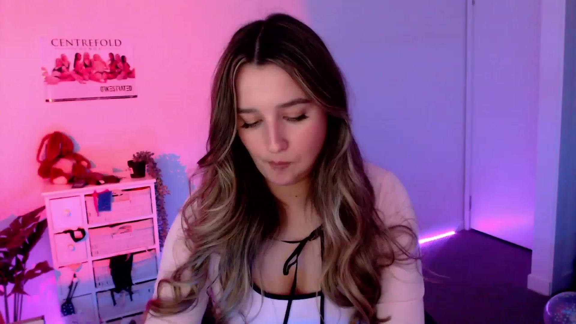 Gallery image thumbnail from StonksRoom's myfreecams stream on, 10/27/2023, 08:50 image 20 of 20