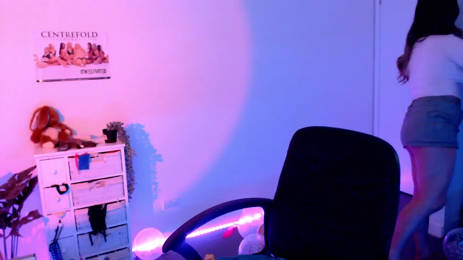 Gallery image thumbnail from StonksRoom's myfreecams stream on, 10/27/2023, 08:50 image 15 of 20