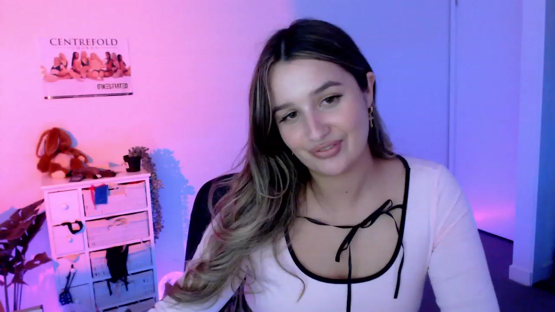 Gallery image thumbnail from StonksRoom's myfreecams stream on, 10/27/2023, 09:39 image 17 of 20
