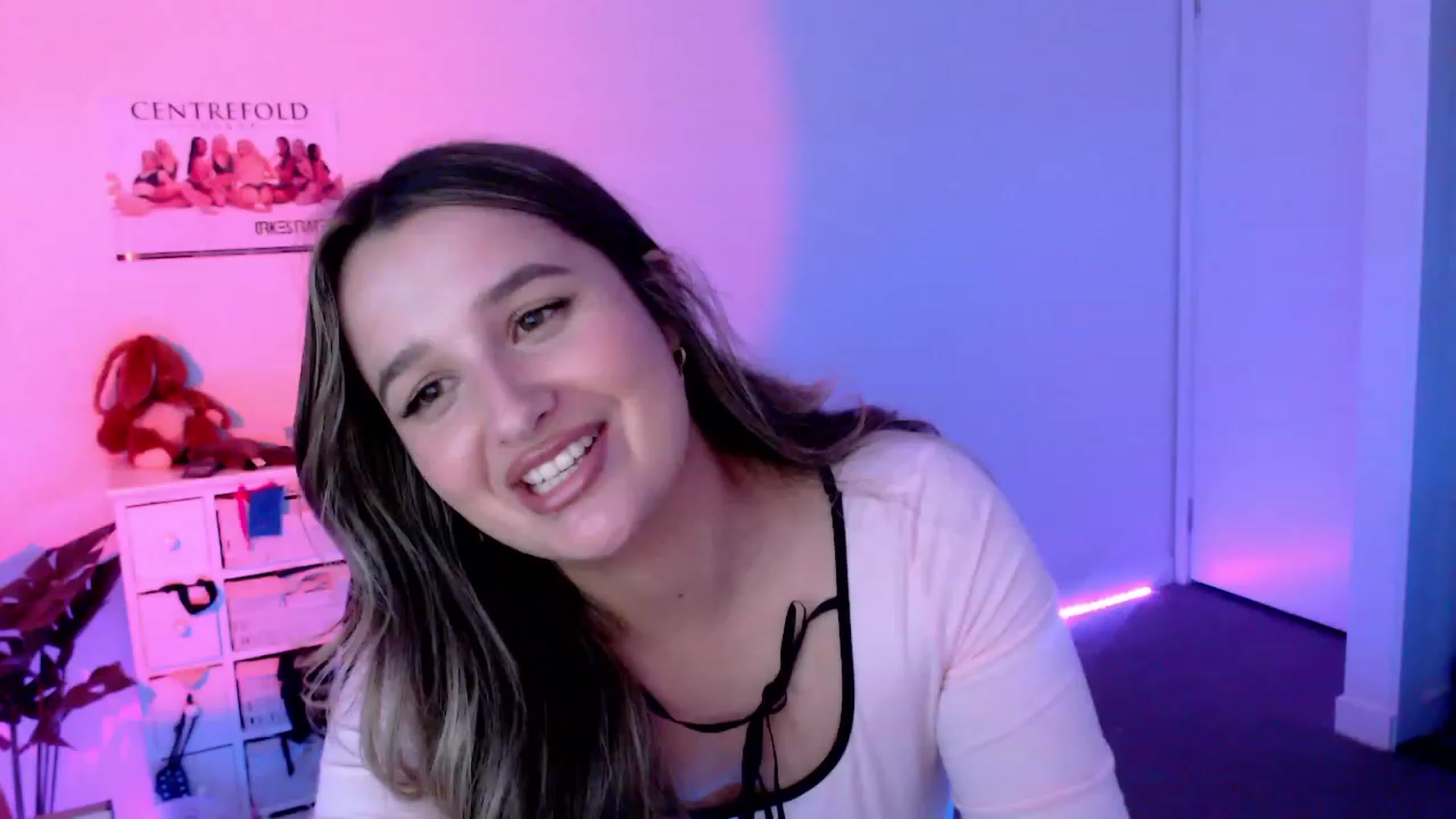 Gallery image thumbnail from StonksRoom's myfreecams stream on, 10/27/2023, 09:39 image 9 of 20