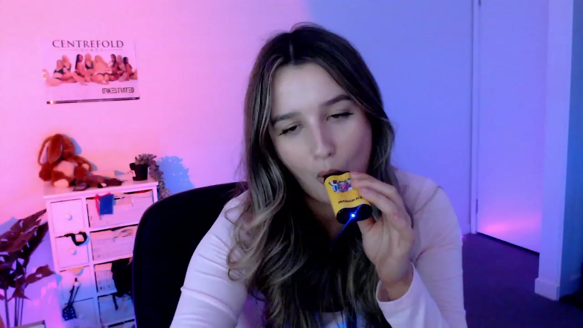 Gallery image thumbnail from StonksRoom's myfreecams stream on, 10/27/2023, 09:39 image 11 of 20