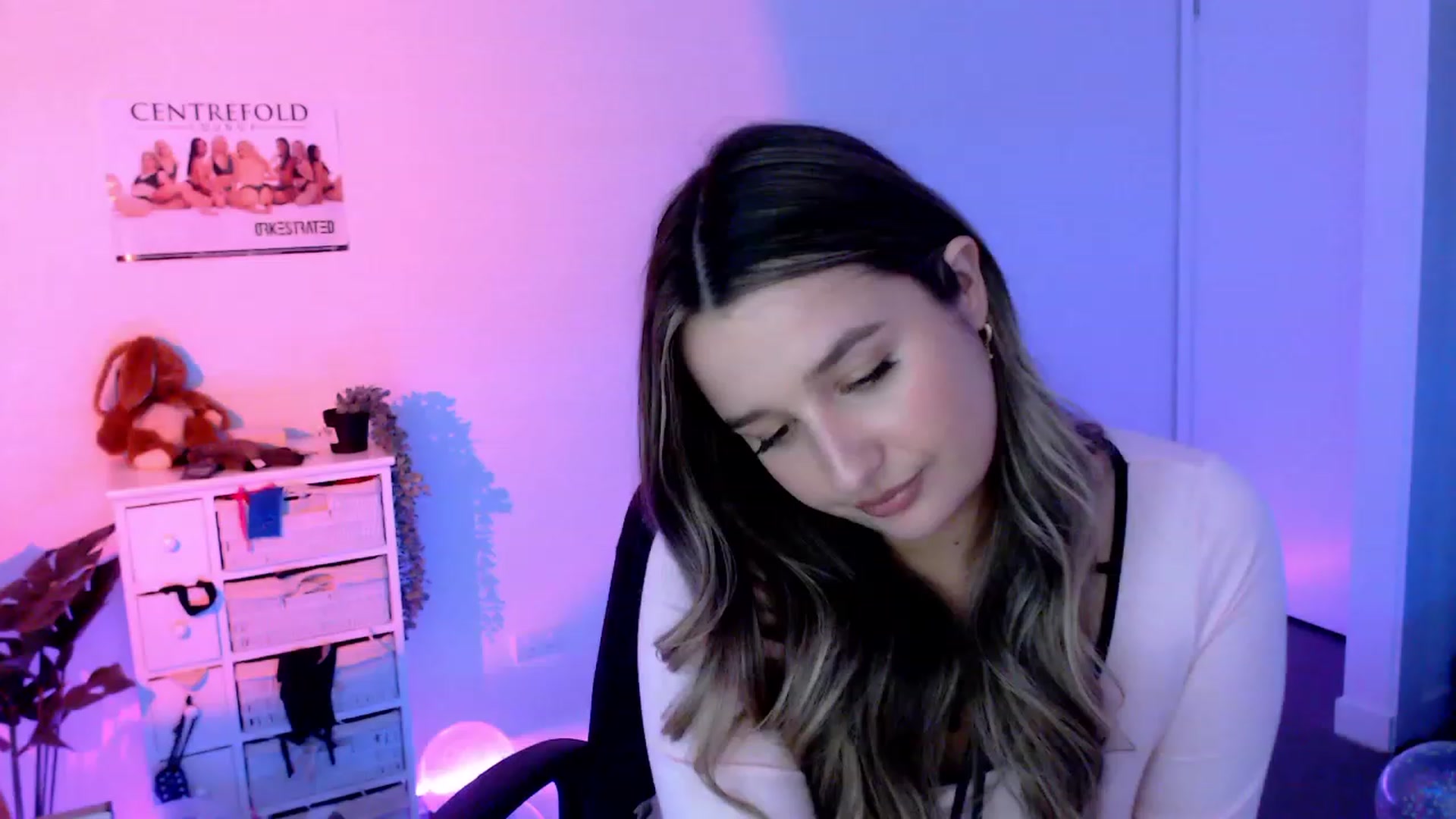 Gallery image thumbnail from StonksRoom's myfreecams stream on, 10/27/2023, 09:39 image 2 of 20