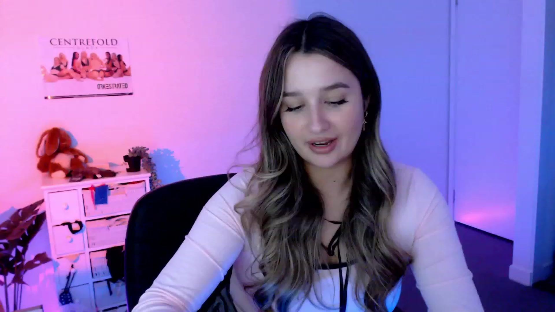 Gallery image thumbnail from StonksRoom's myfreecams stream on, 10/27/2023, 09:39 image 13 of 20