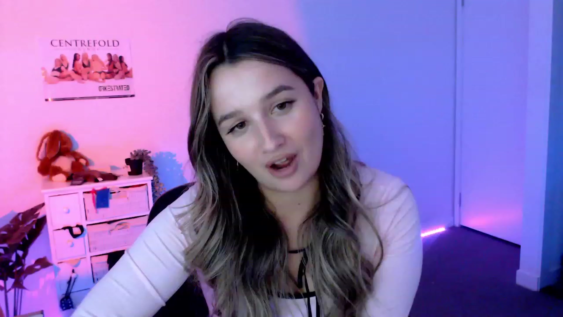 Gallery image thumbnail from StonksRoom's myfreecams stream on, 10/27/2023, 09:39 image 10 of 20