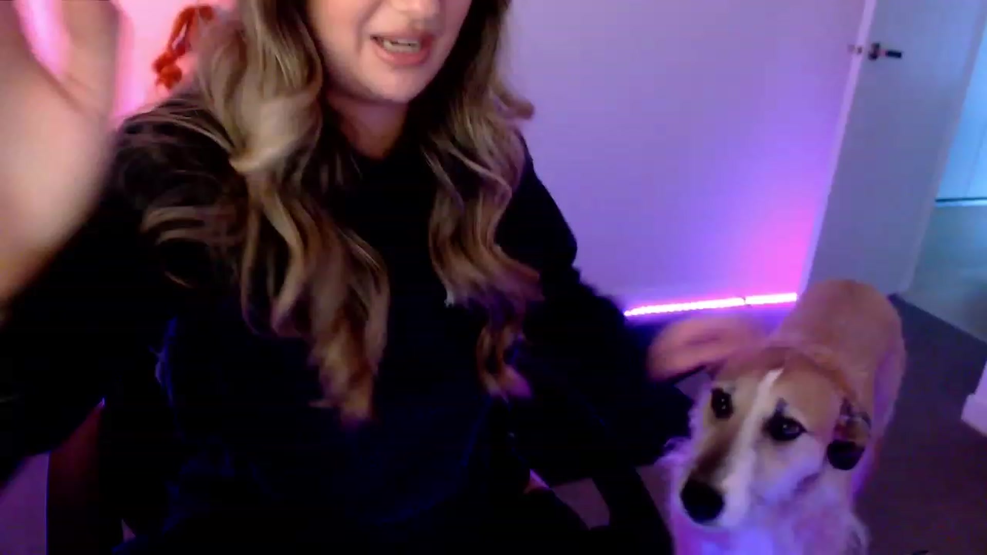 Gallery image thumbnail from StonksRoom's myfreecams stream on, 11/03/2023, 08:04 image 7 of 20
