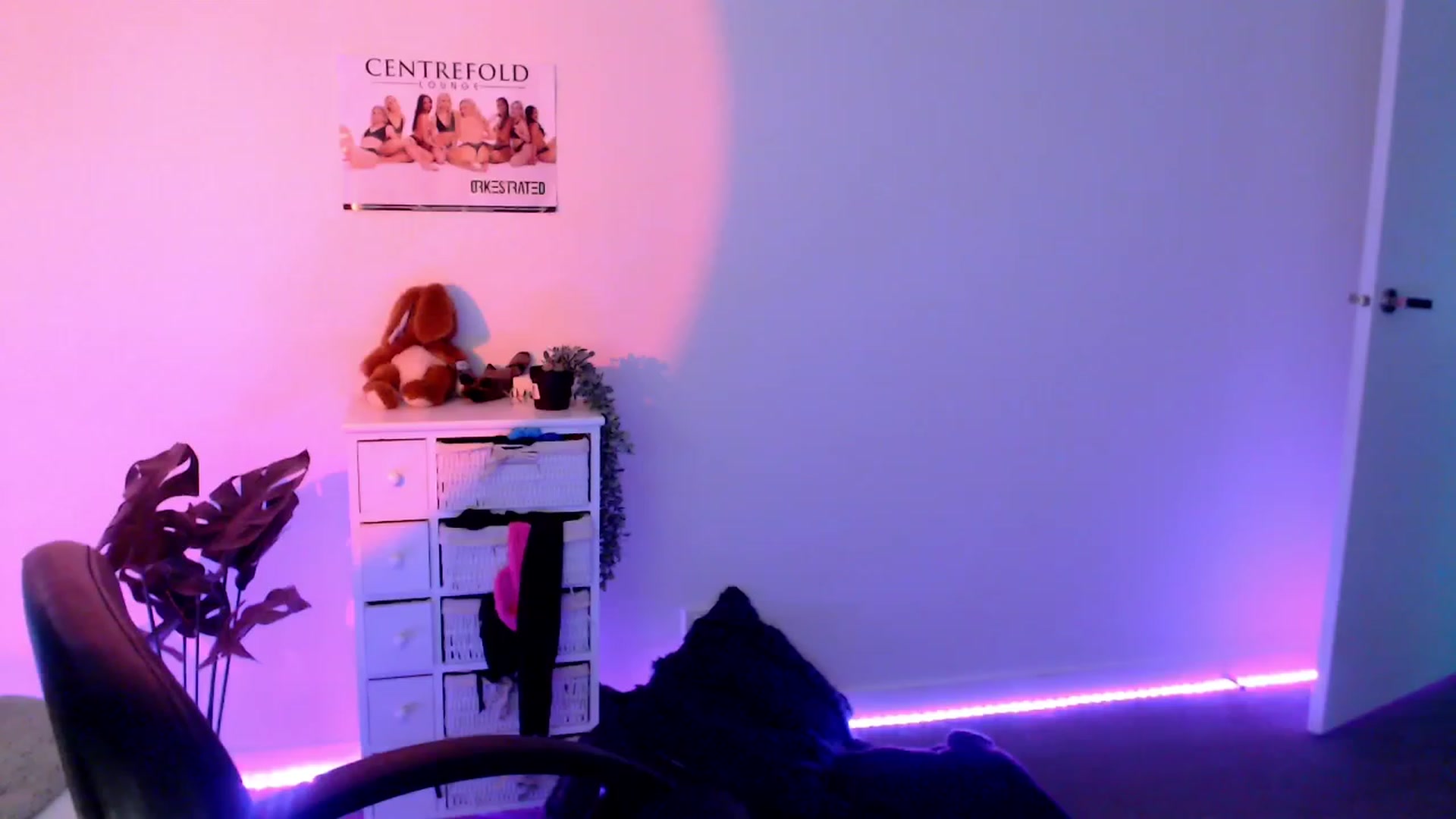 Gallery image thumbnail from StonksRoom's myfreecams stream on, 11/03/2023, 08:04 image 16 of 20