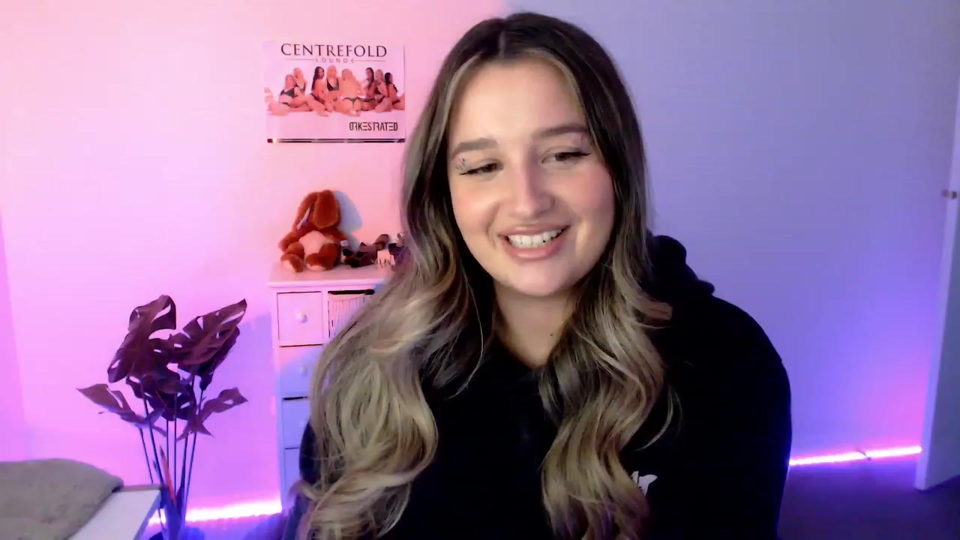 Gallery image thumbnail from StonksRoom's myfreecams stream on, 11/03/2023, 08:04 image 6 of 20
