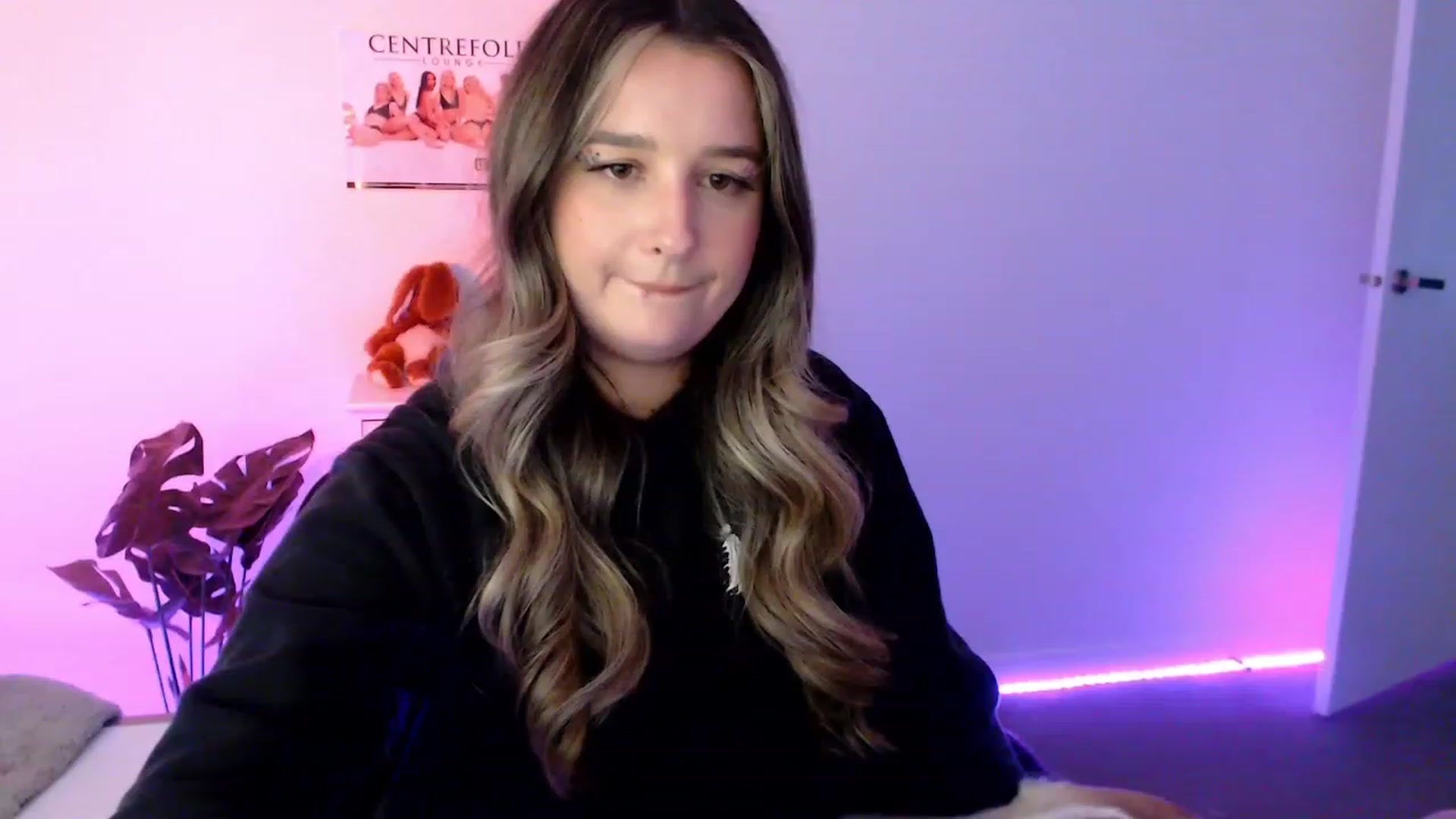 Gallery image thumbnail from StonksRoom's myfreecams stream on, 11/03/2023, 08:04 image 17 of 20