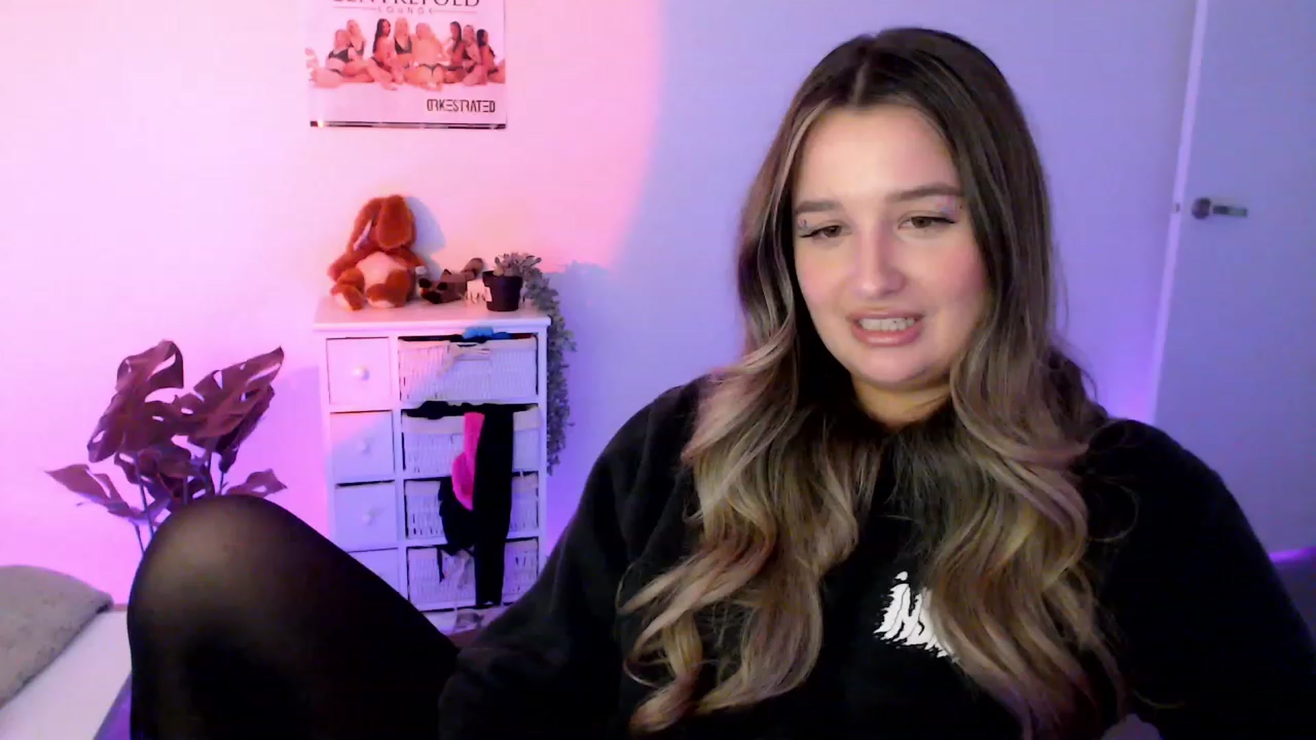 Gallery image thumbnail from StonksRoom's myfreecams stream on, 11/03/2023, 09:47 image 1 of 20