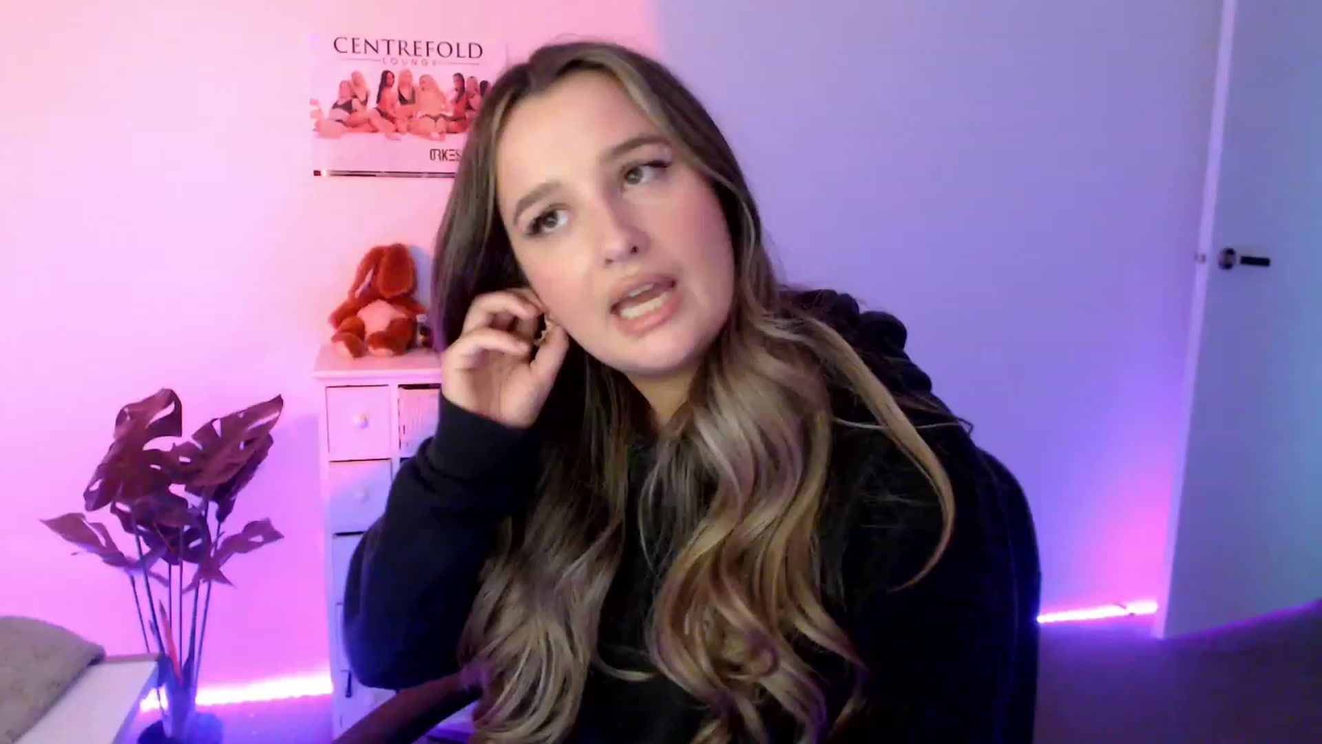 Gallery image thumbnail from StonksRoom's myfreecams stream on, 11/03/2023, 09:47 image 12 of 20