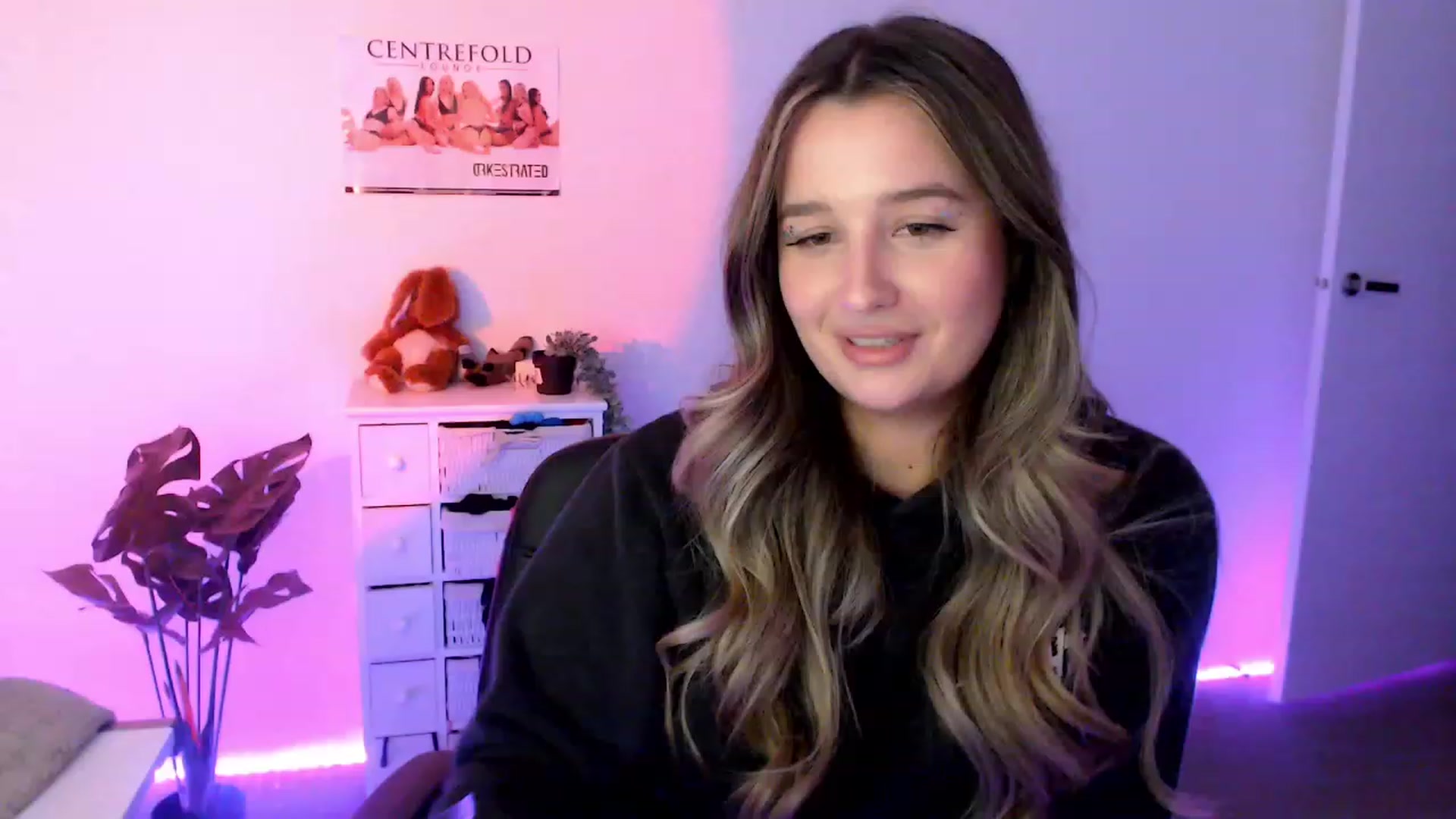 Gallery image thumbnail from StonksRoom's myfreecams stream on, 11/03/2023, 09:47 image 11 of 20