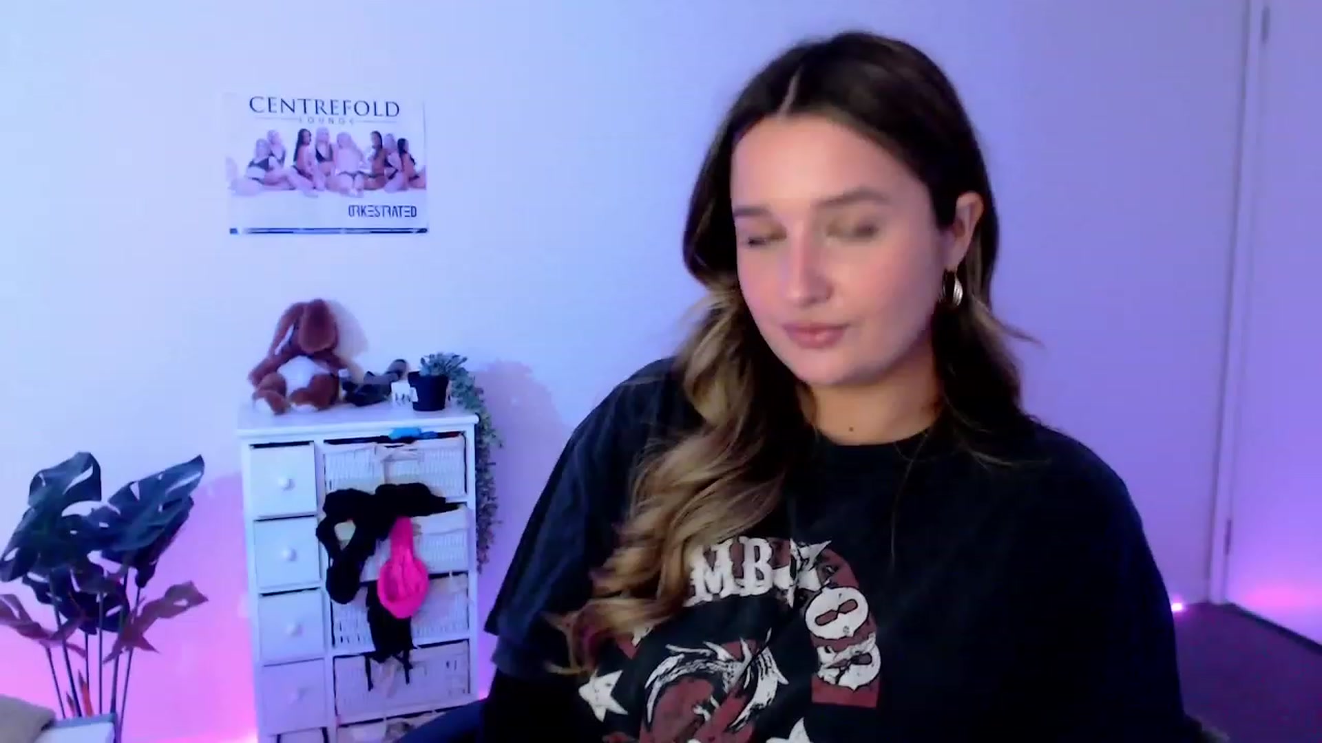 Gallery image thumbnail from StonksRoom's myfreecams stream on, 11/04/2023, 08:32 image 14 of 20